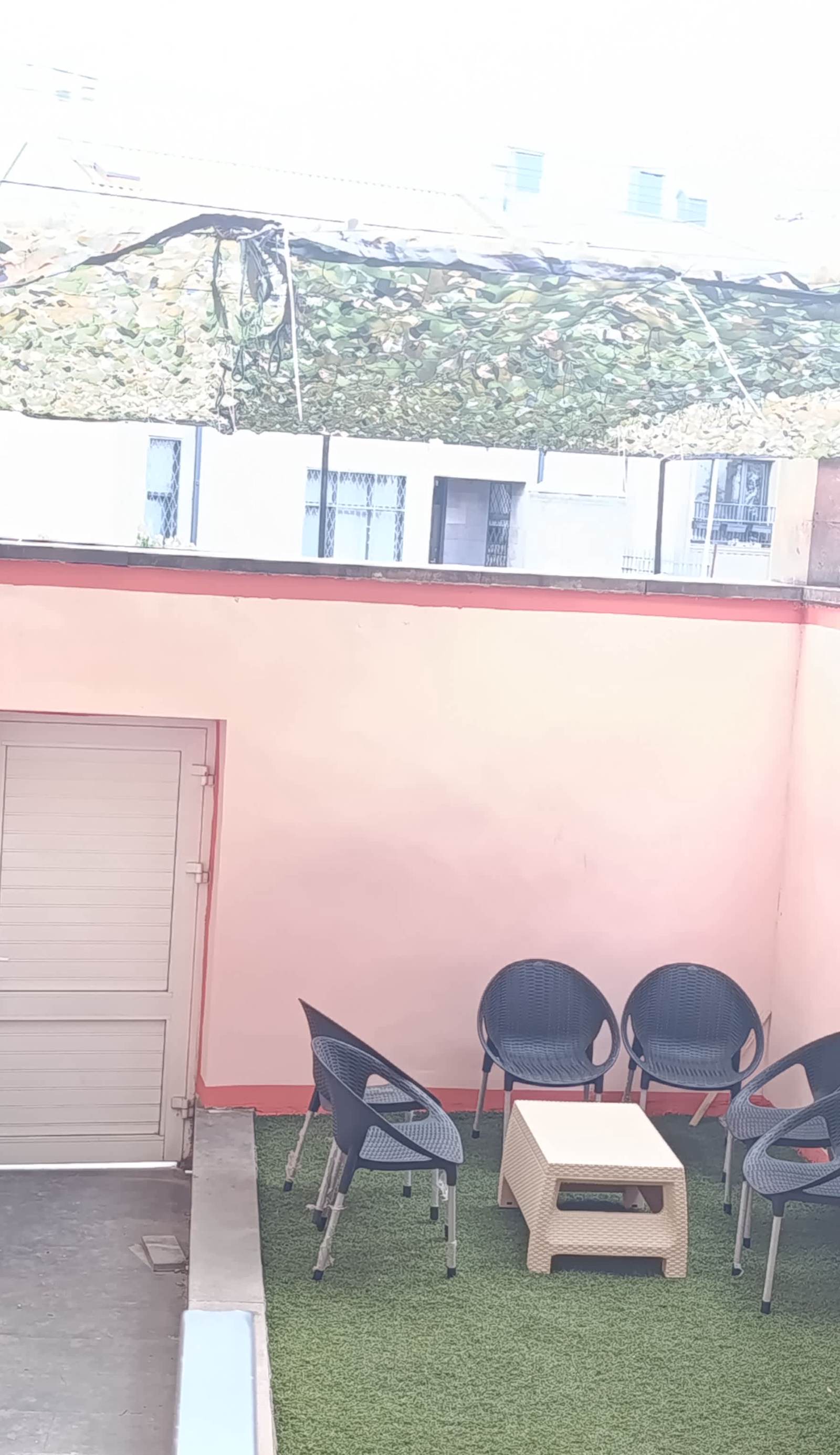 Dreamer's Den Hostel and Tours