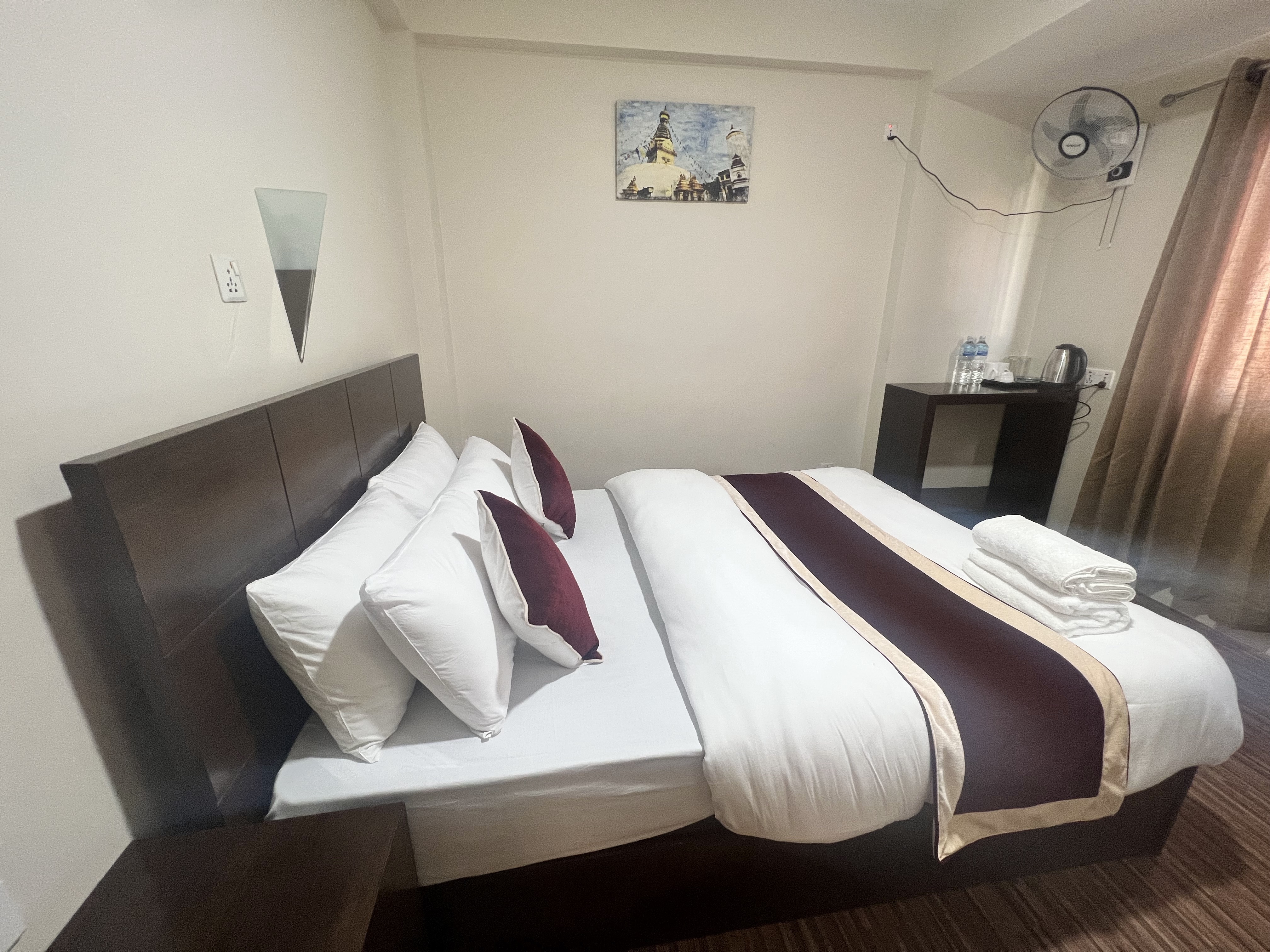 Hotel Down To Earth