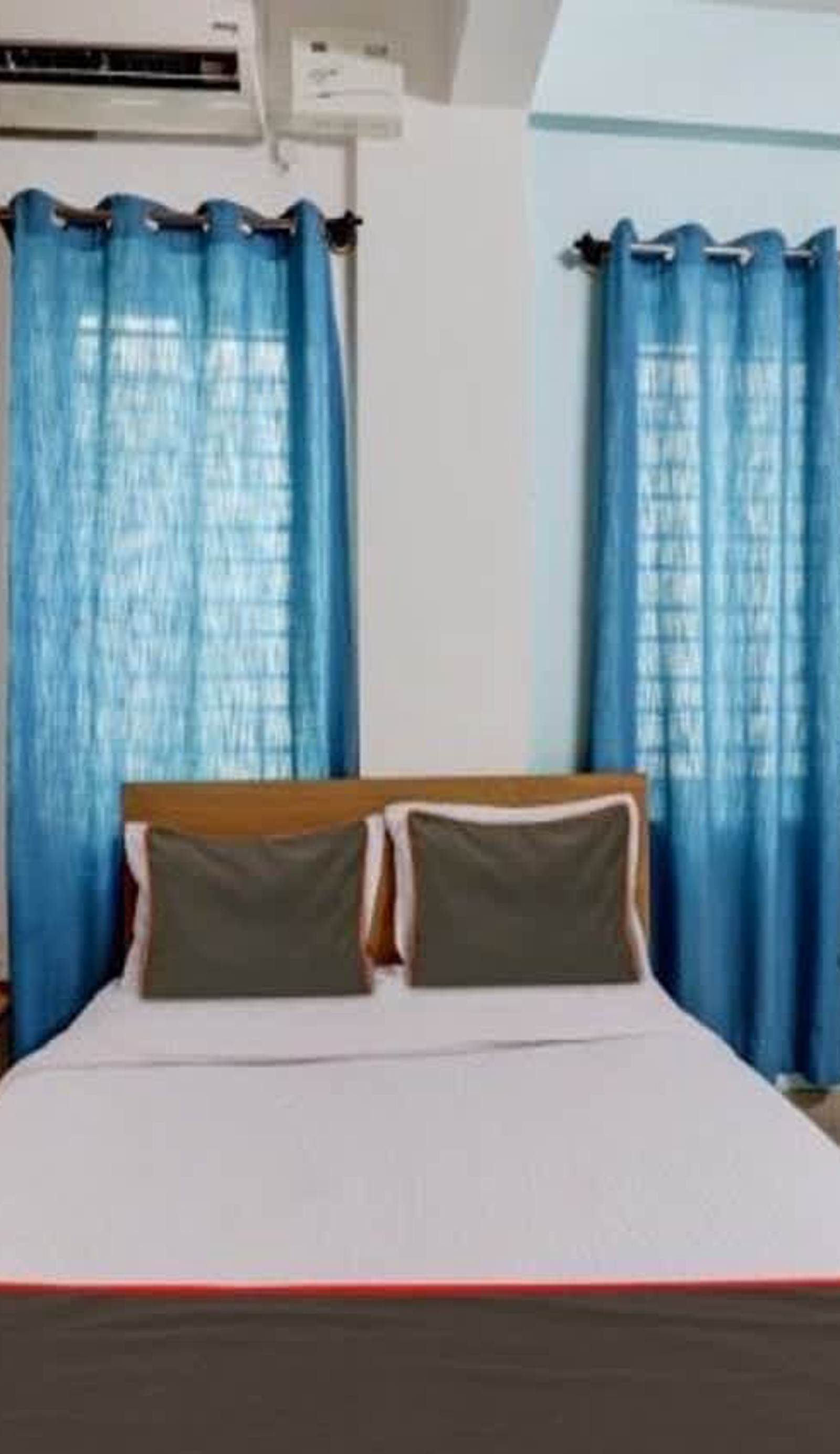 S M Suites