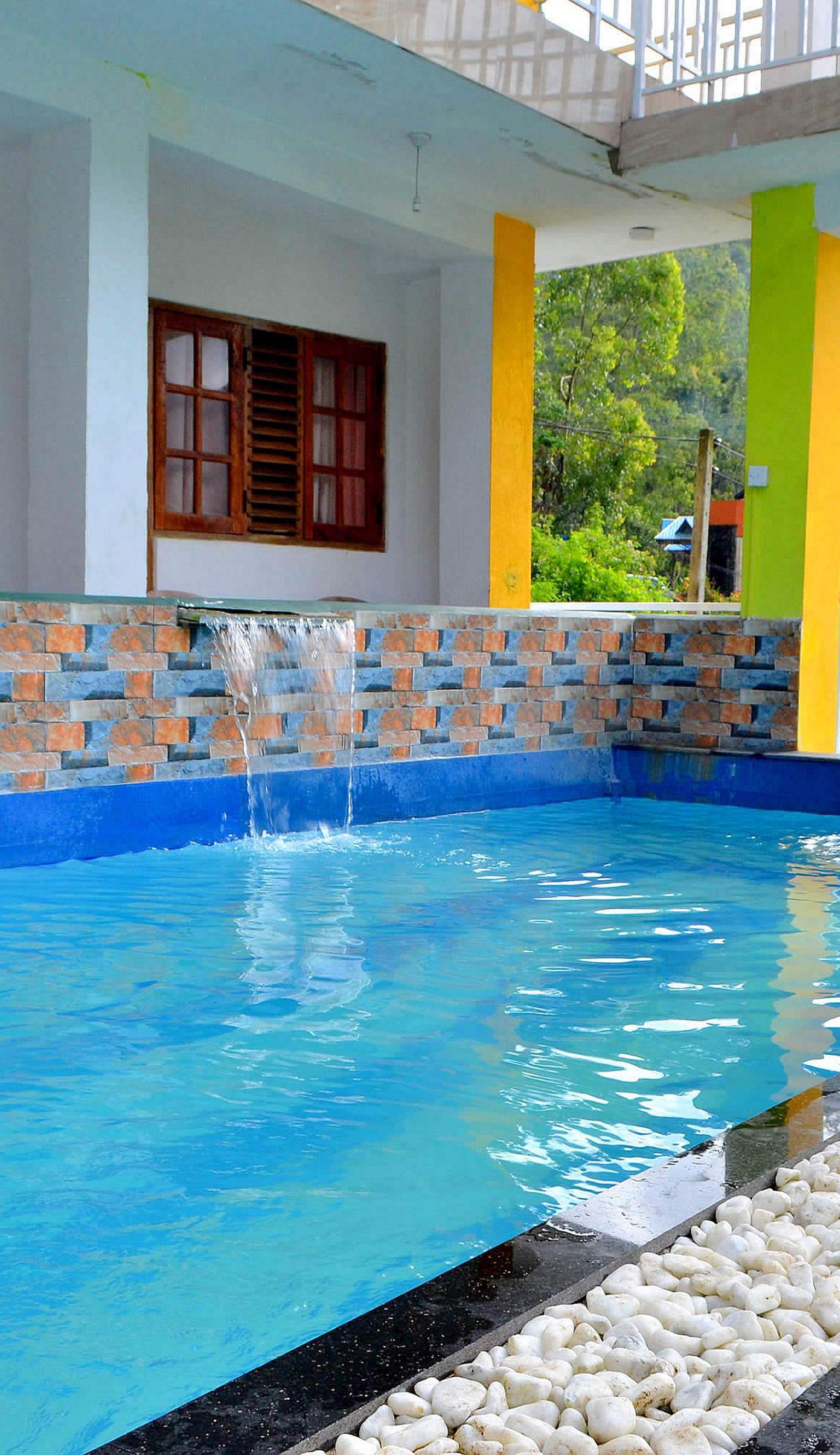 Grand Adams Peak Hotel