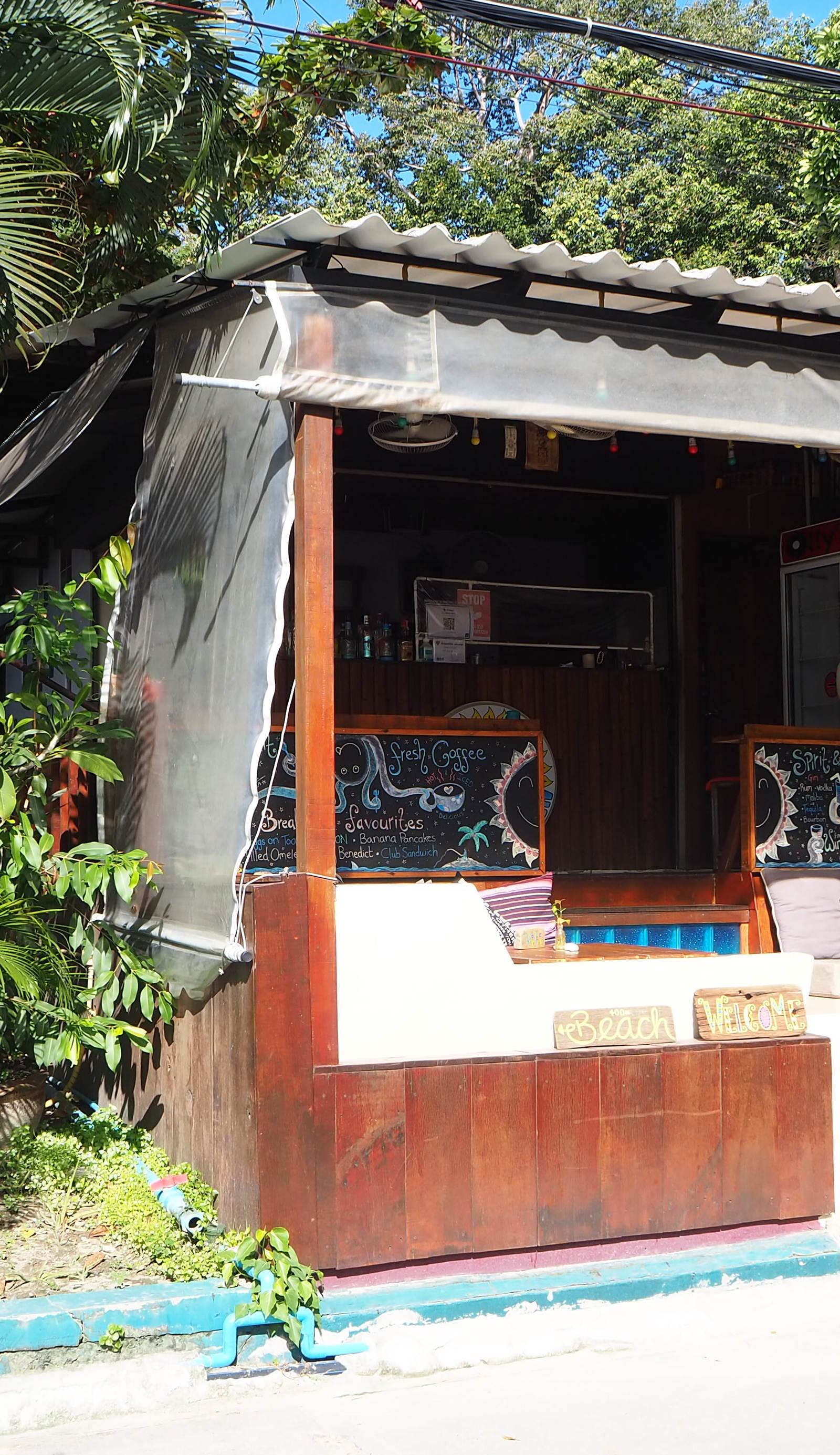 Sundaze Samet - Bar & Hostel