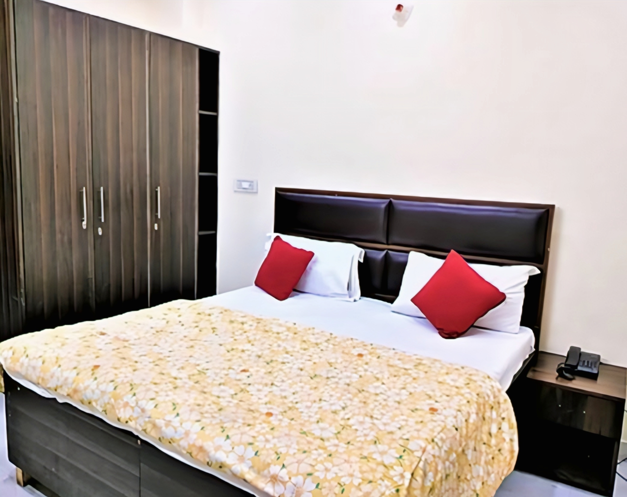 Hotel Star Light Inn