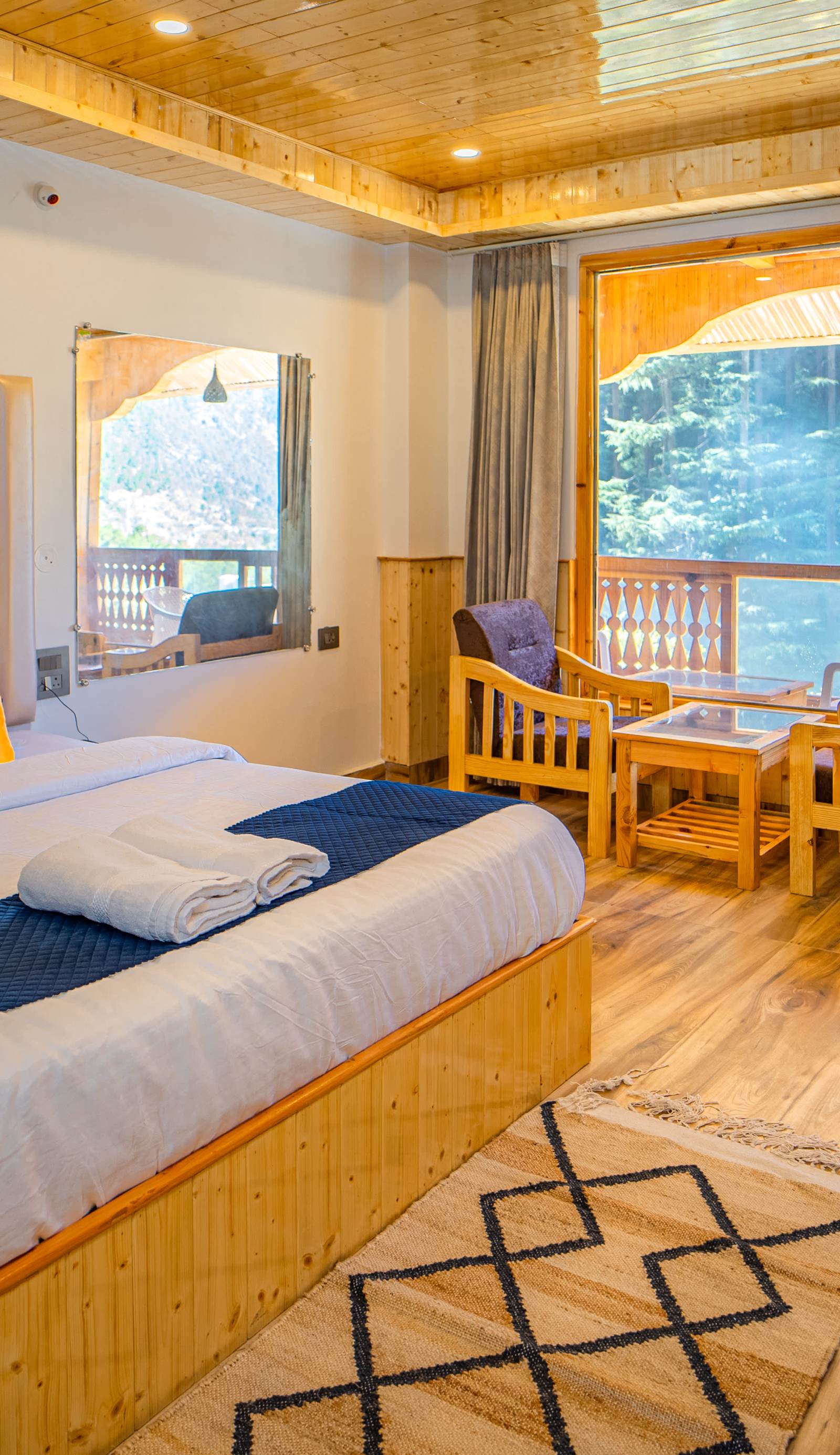 Hide-in Kasol