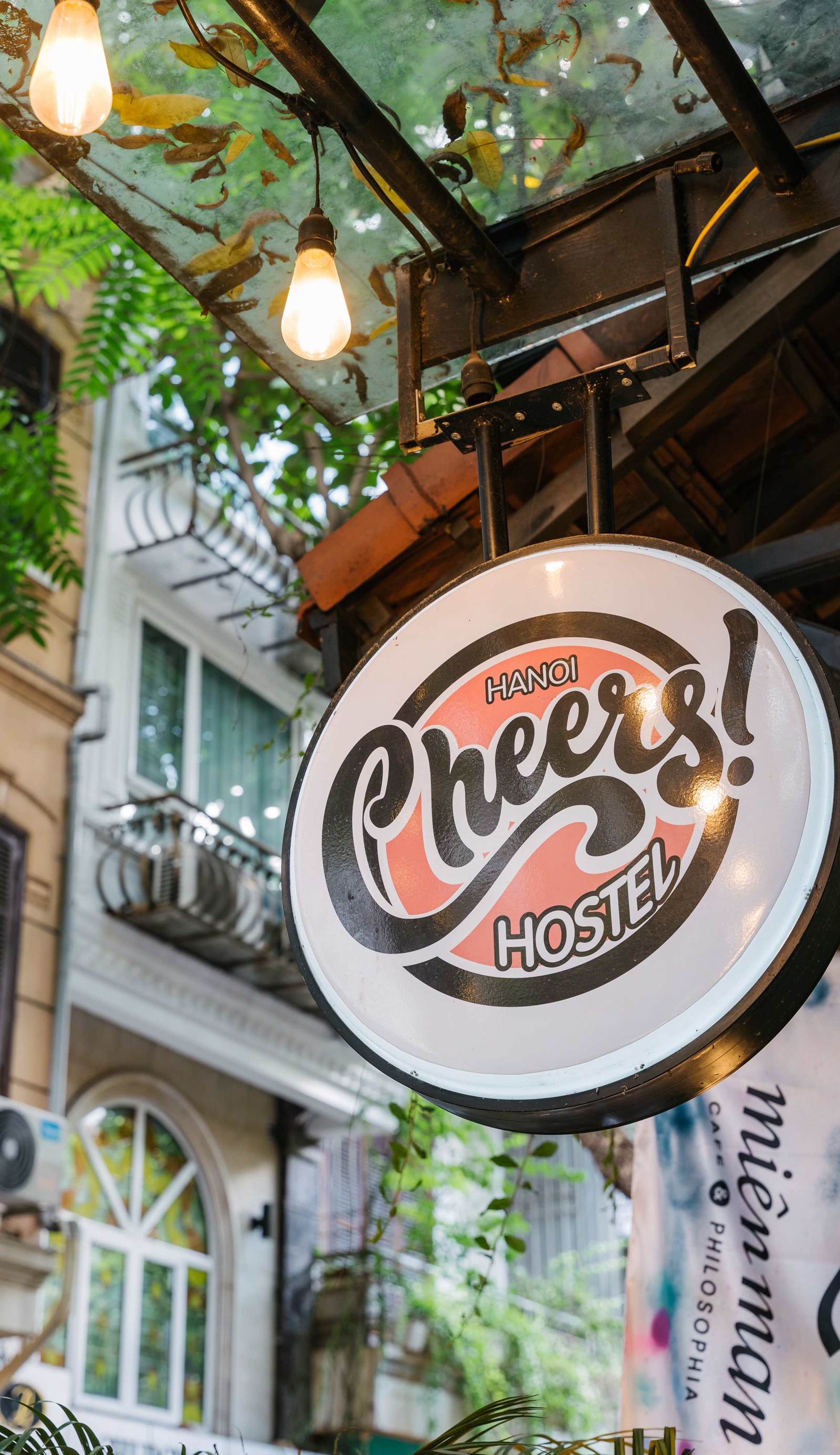 Cheers Hostel & Tours