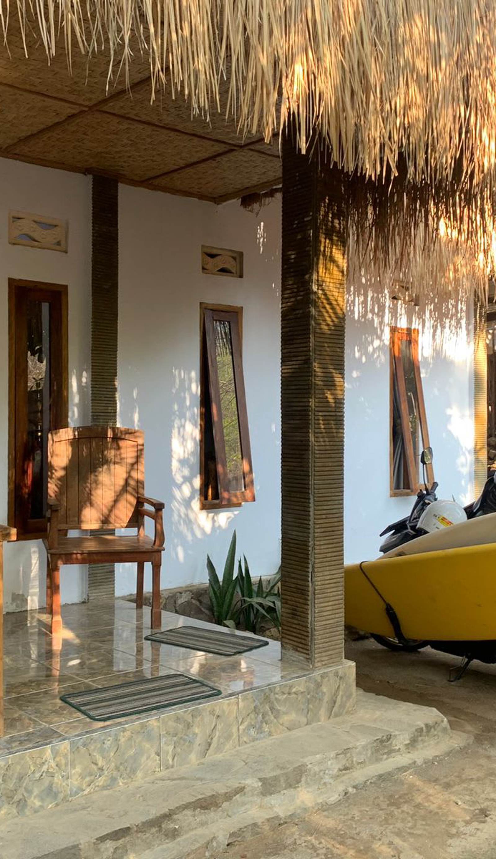 Anjani Surf & Yoga Hostel