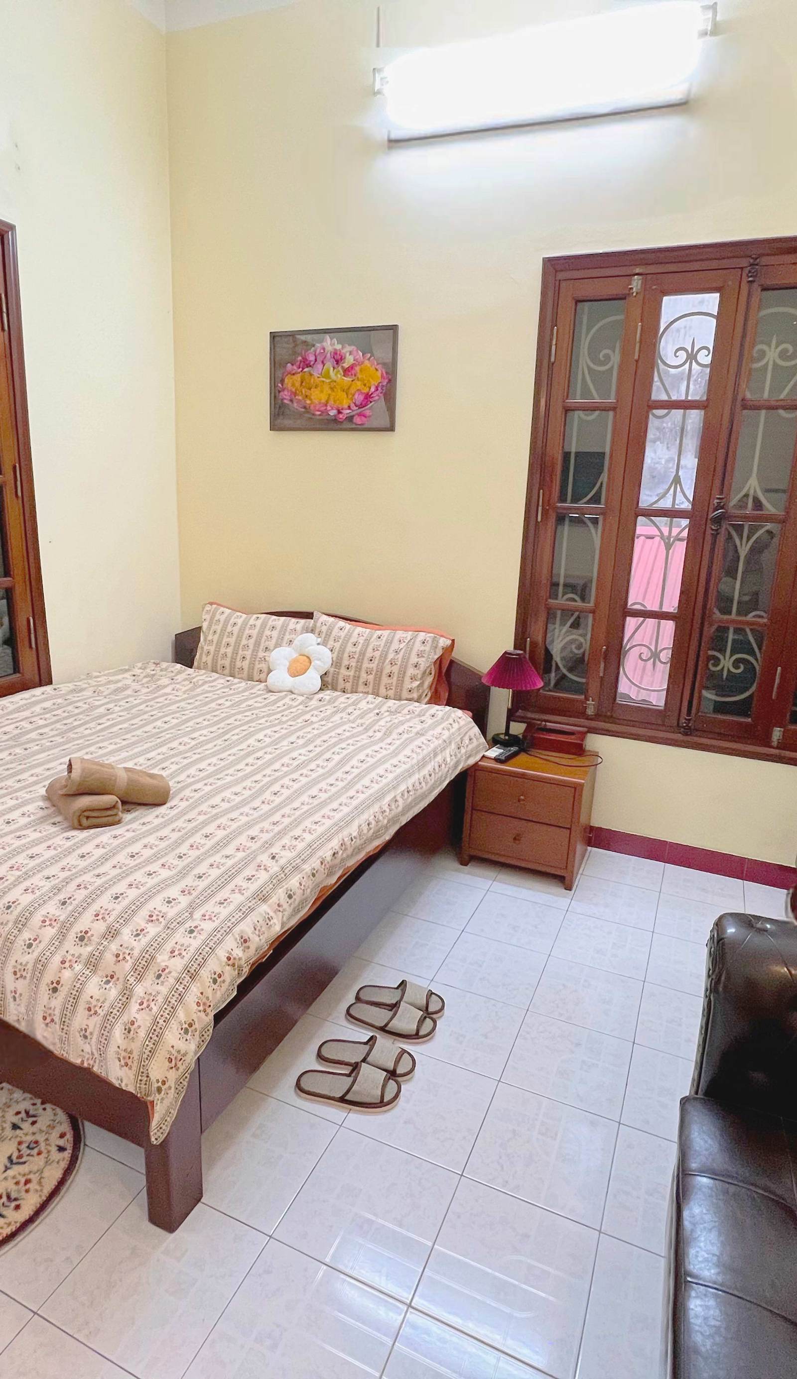 Train Street Hostel