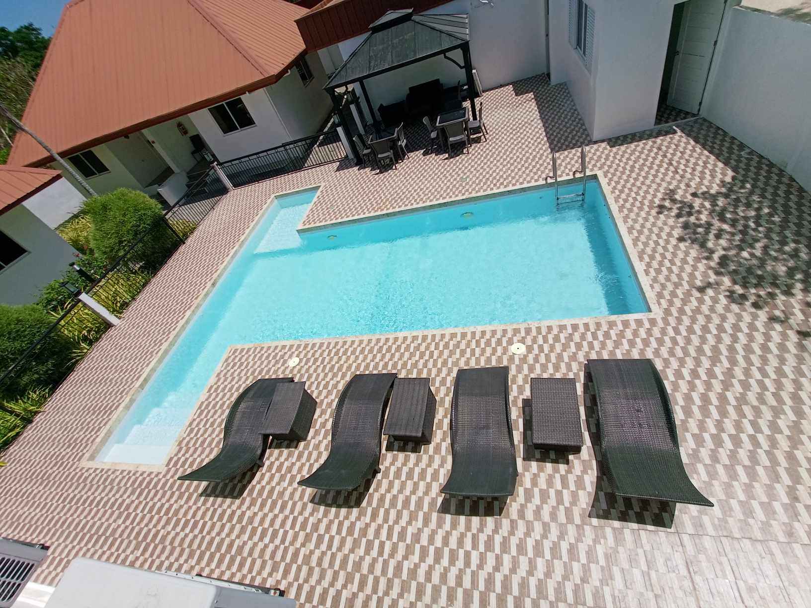 Heartland Hotel Serviced Rooms & Apartments