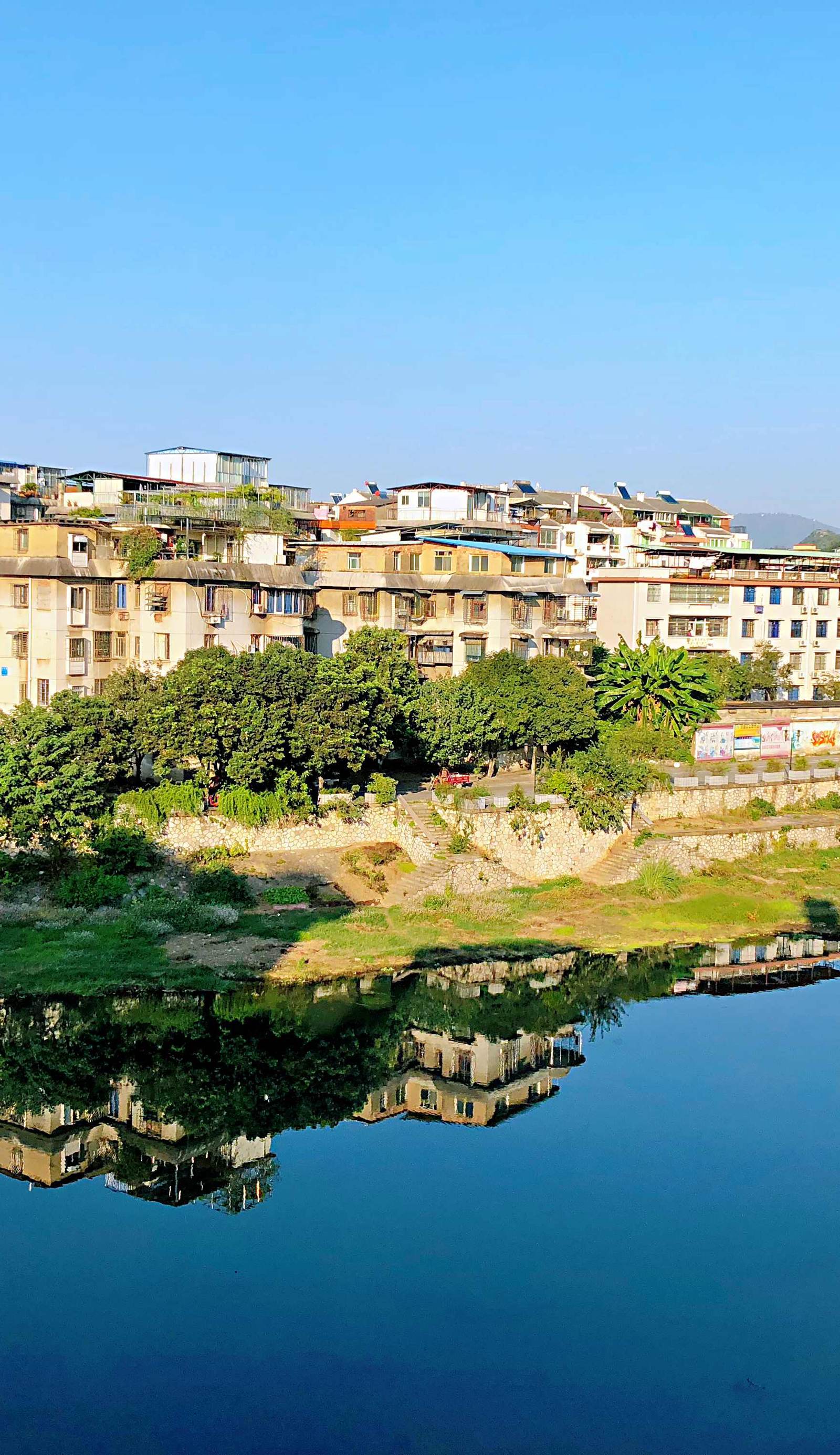 Lakeside Hostel