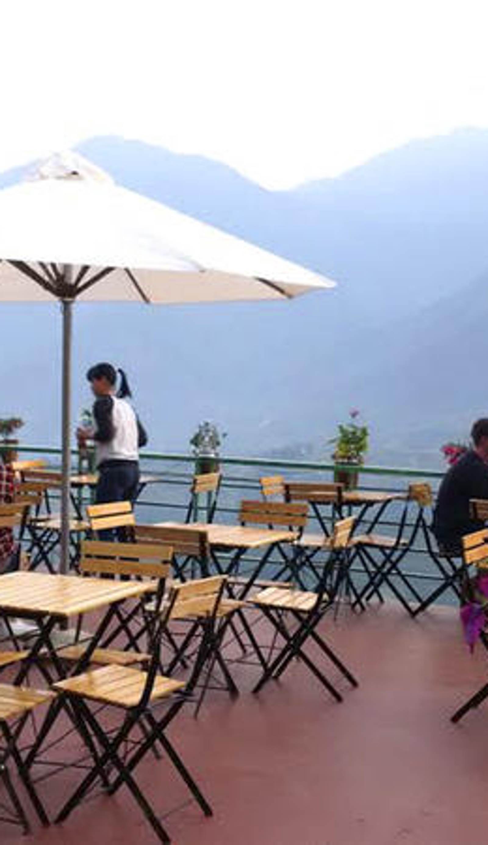 Fansipan Terrace Cafe & Homestay