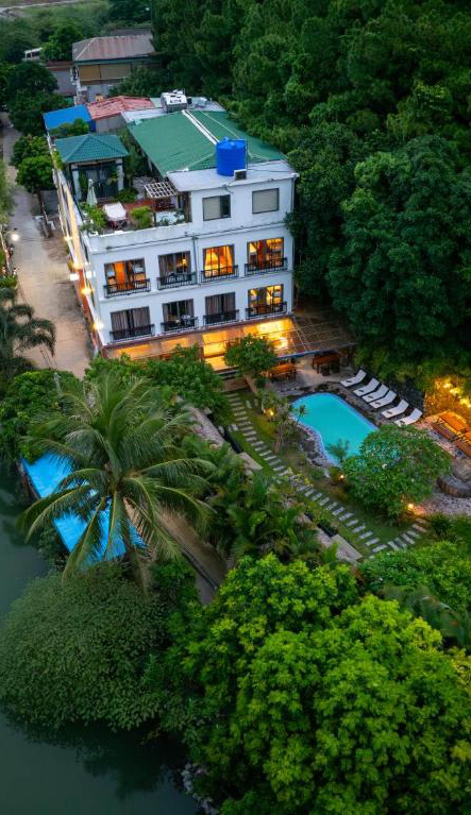 Catba Backpackers Sea Vibe Pool Bar & Bungalow