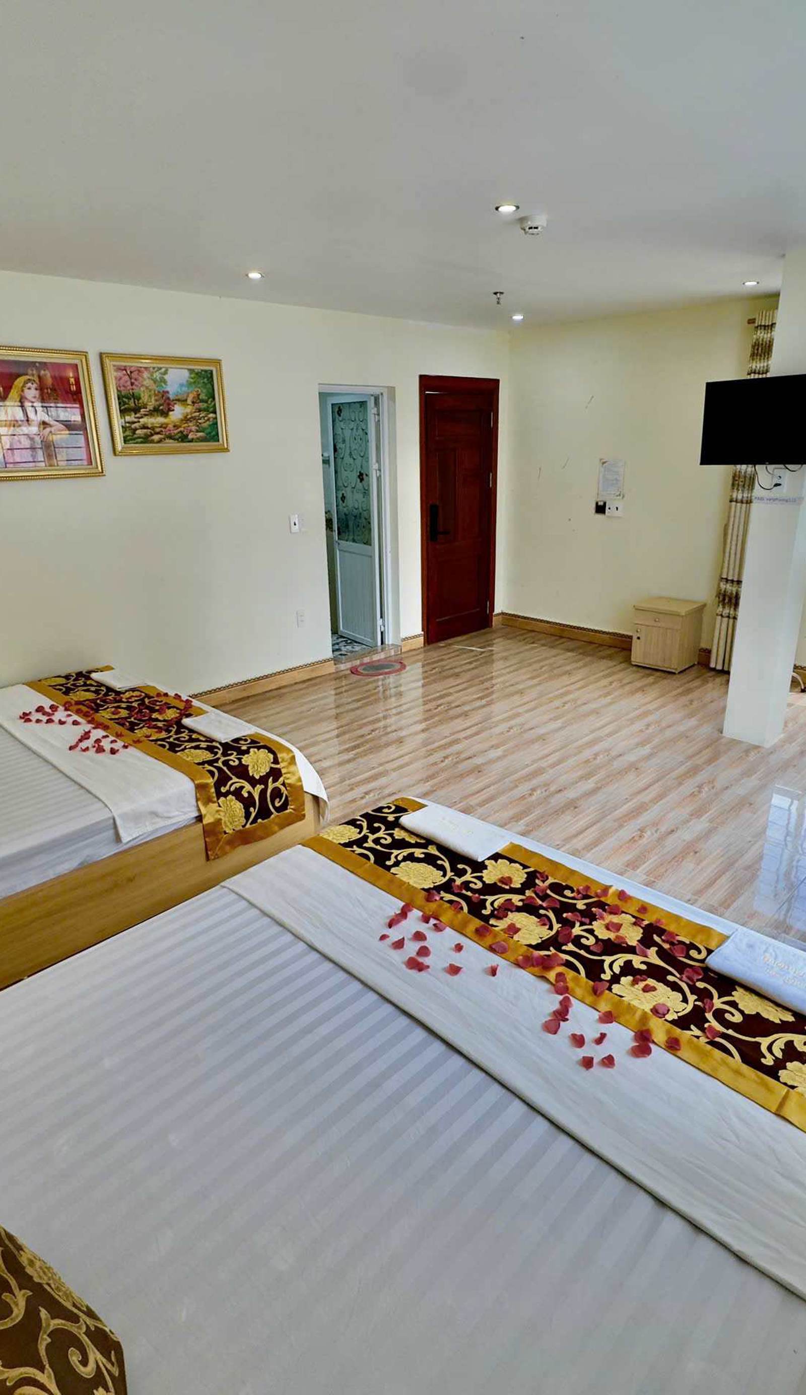Van Phuong Hostel