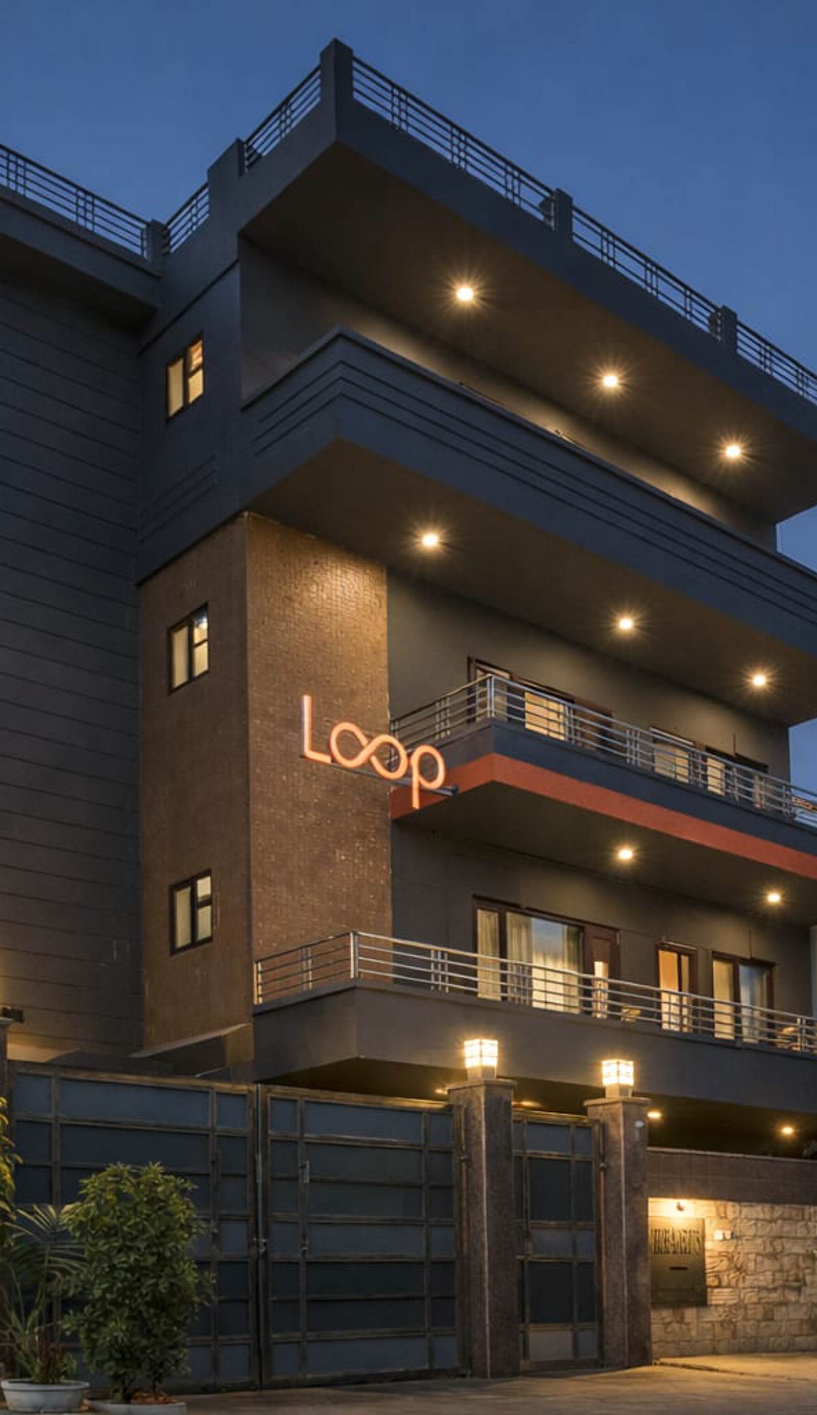 Loop by Zolo Baani Square, Gurugram