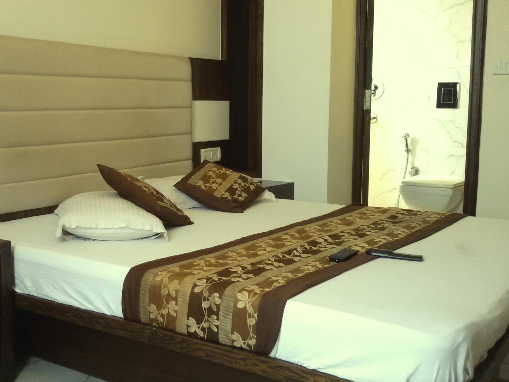 Hotel Saffron Inn@ New Delhi Railway Station