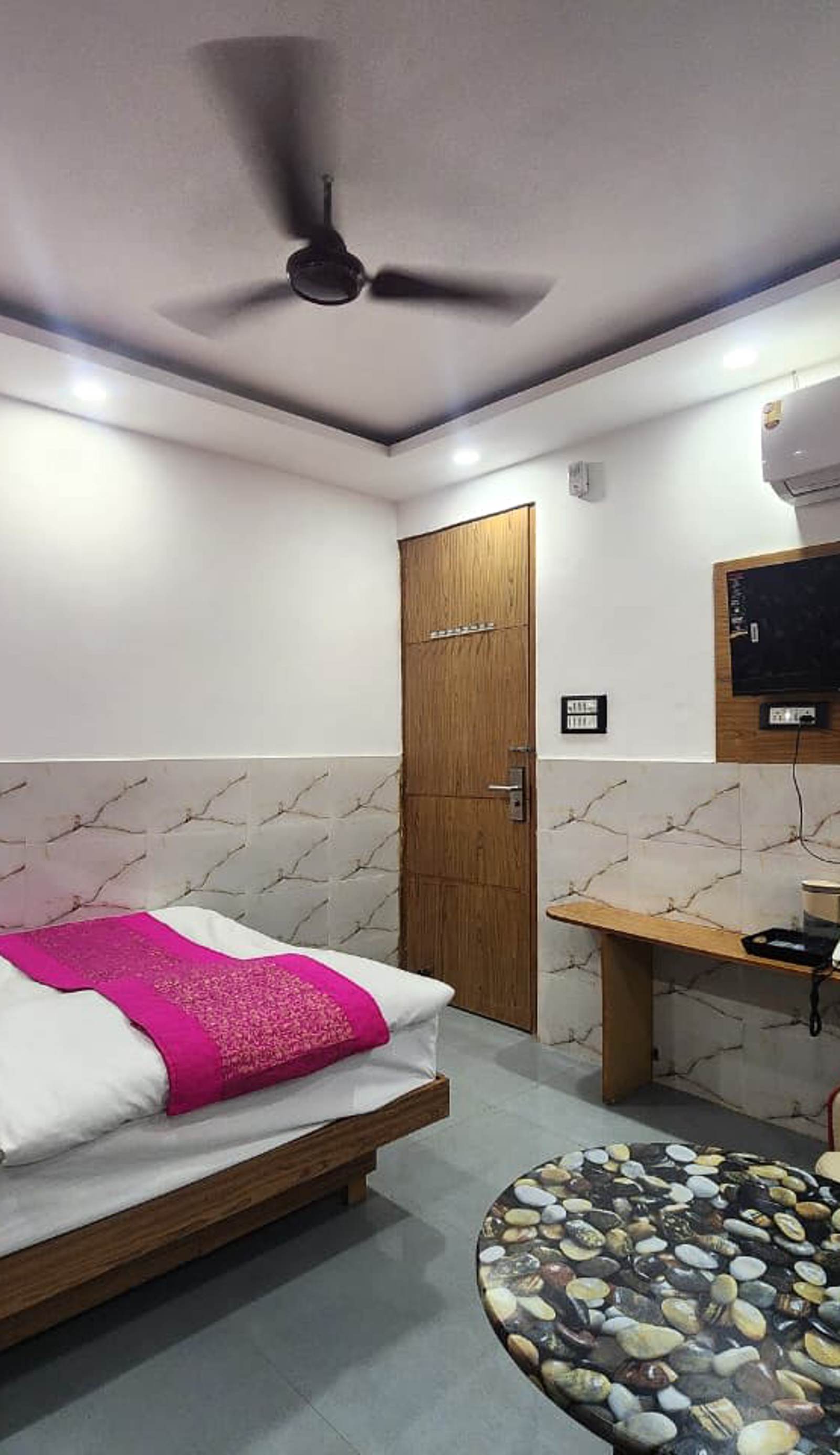 Hotel The Yuvaan BnB