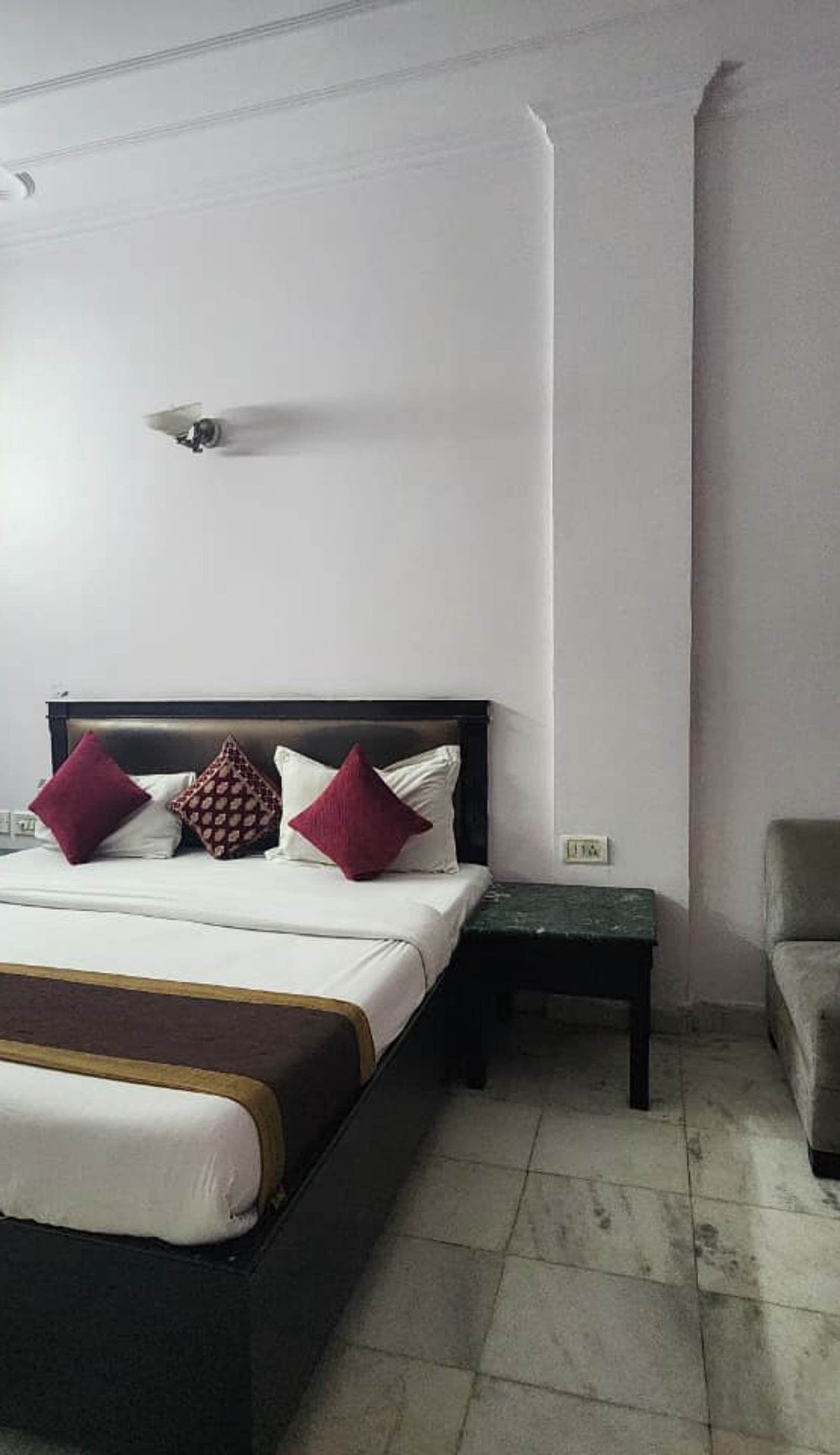 Hotel Grand Central Near Karol Bagh Metro