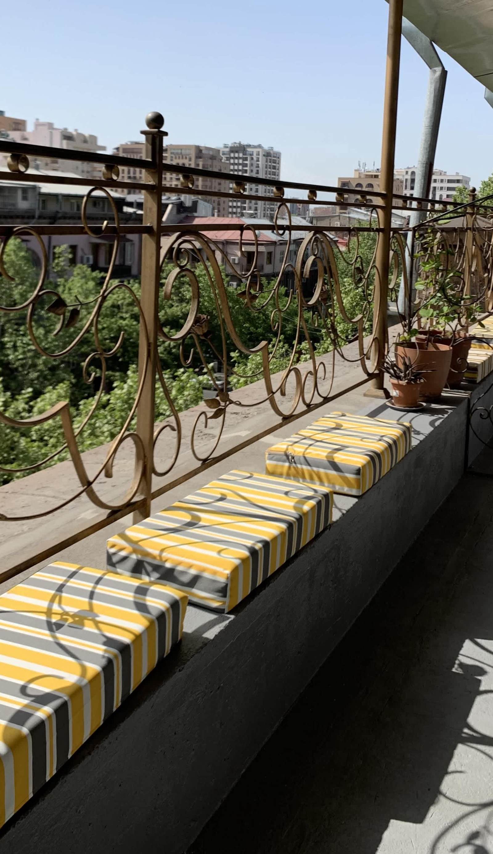 Arm Hostel