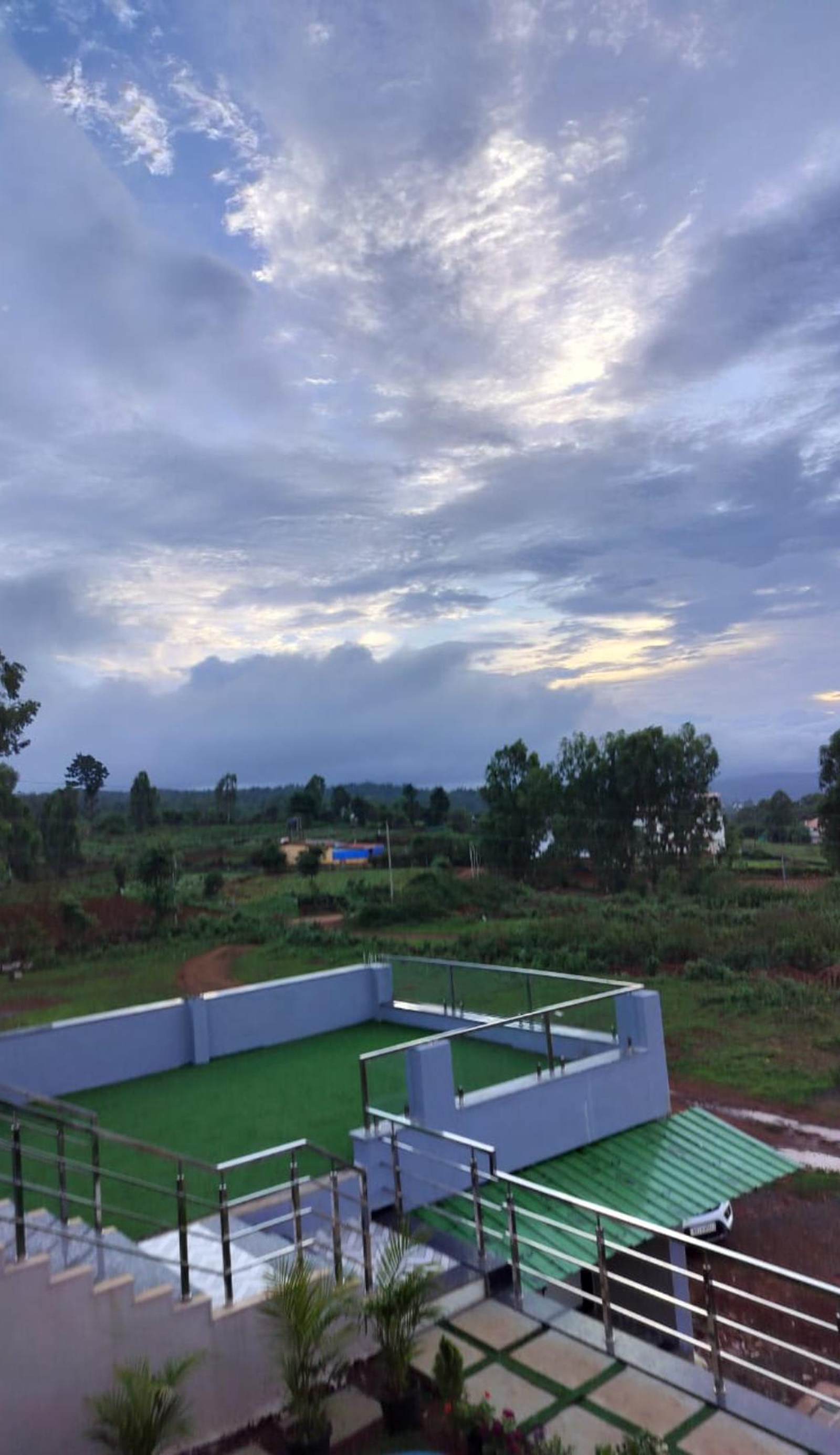 Suketi Stays