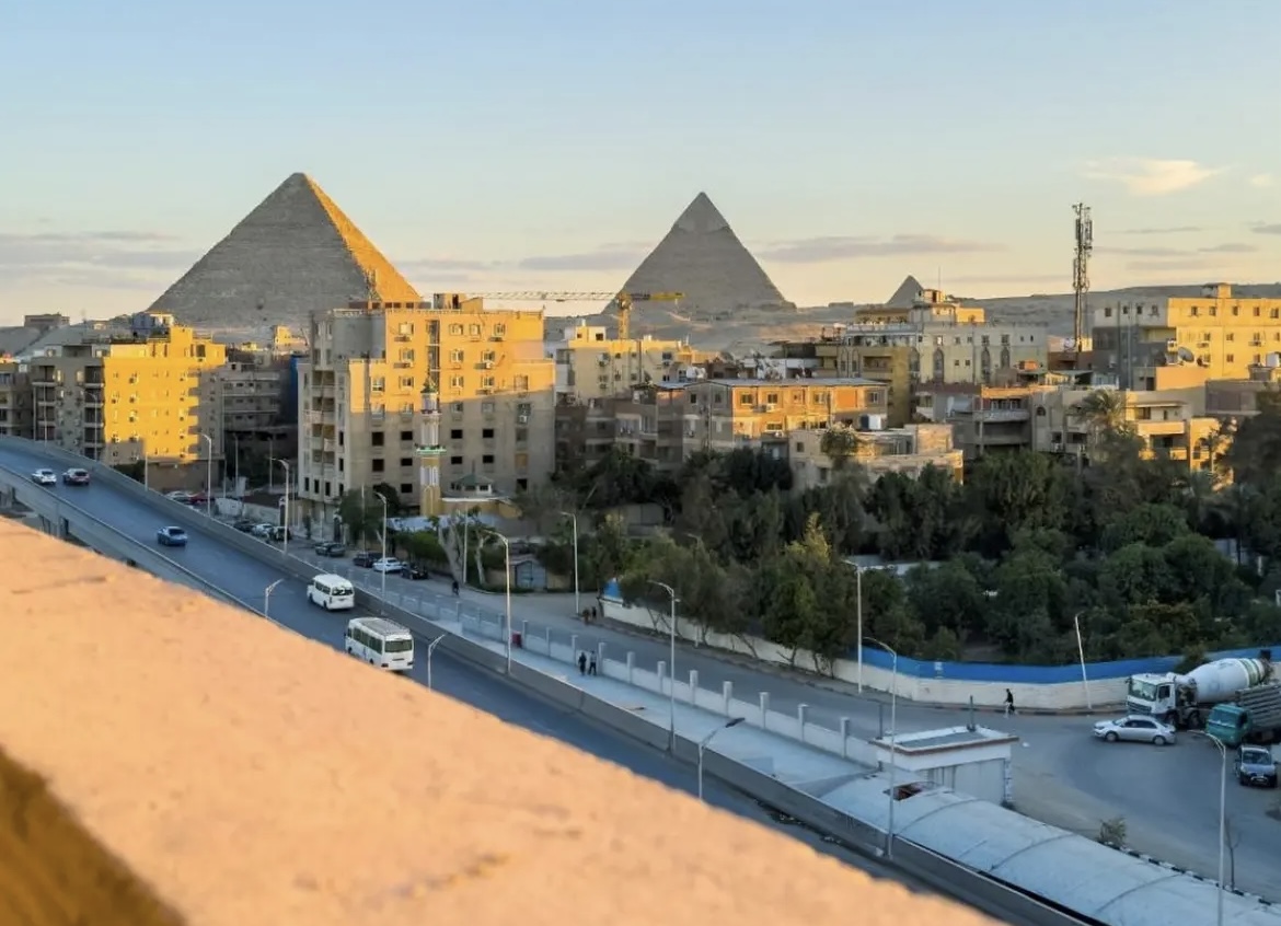Wake up to the pyramids