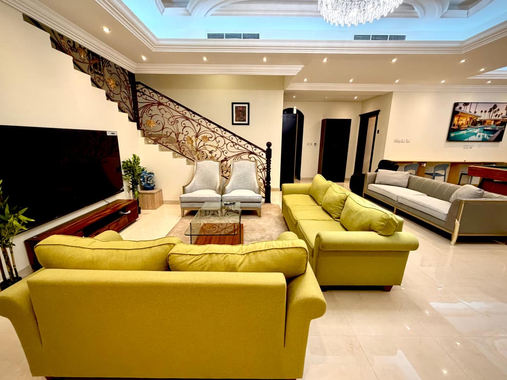 Melt Luxury Japanese Capsule Hostel Villa Dubai