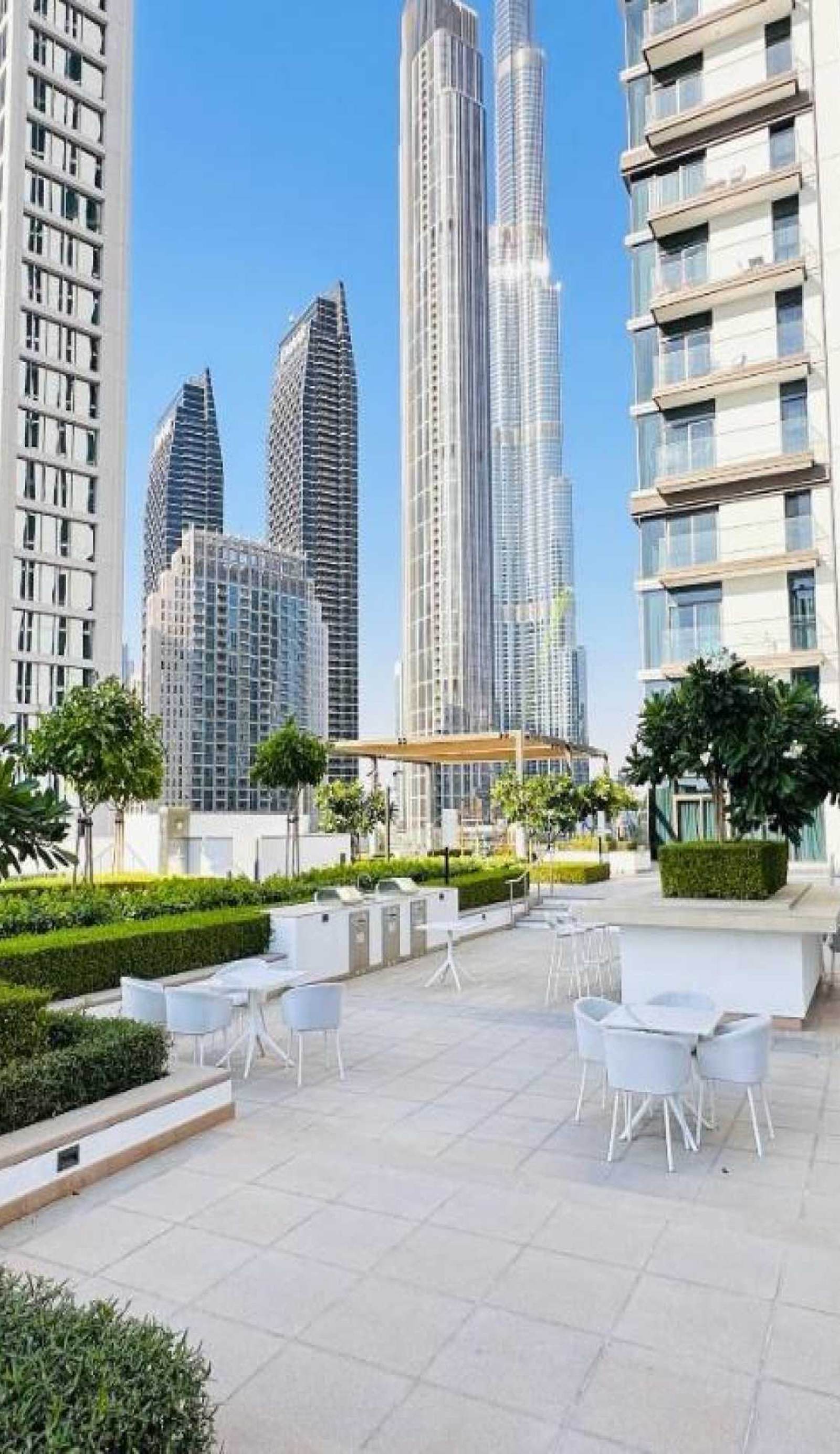 Luxury 1-Bedroom Apartment At Burj Crown