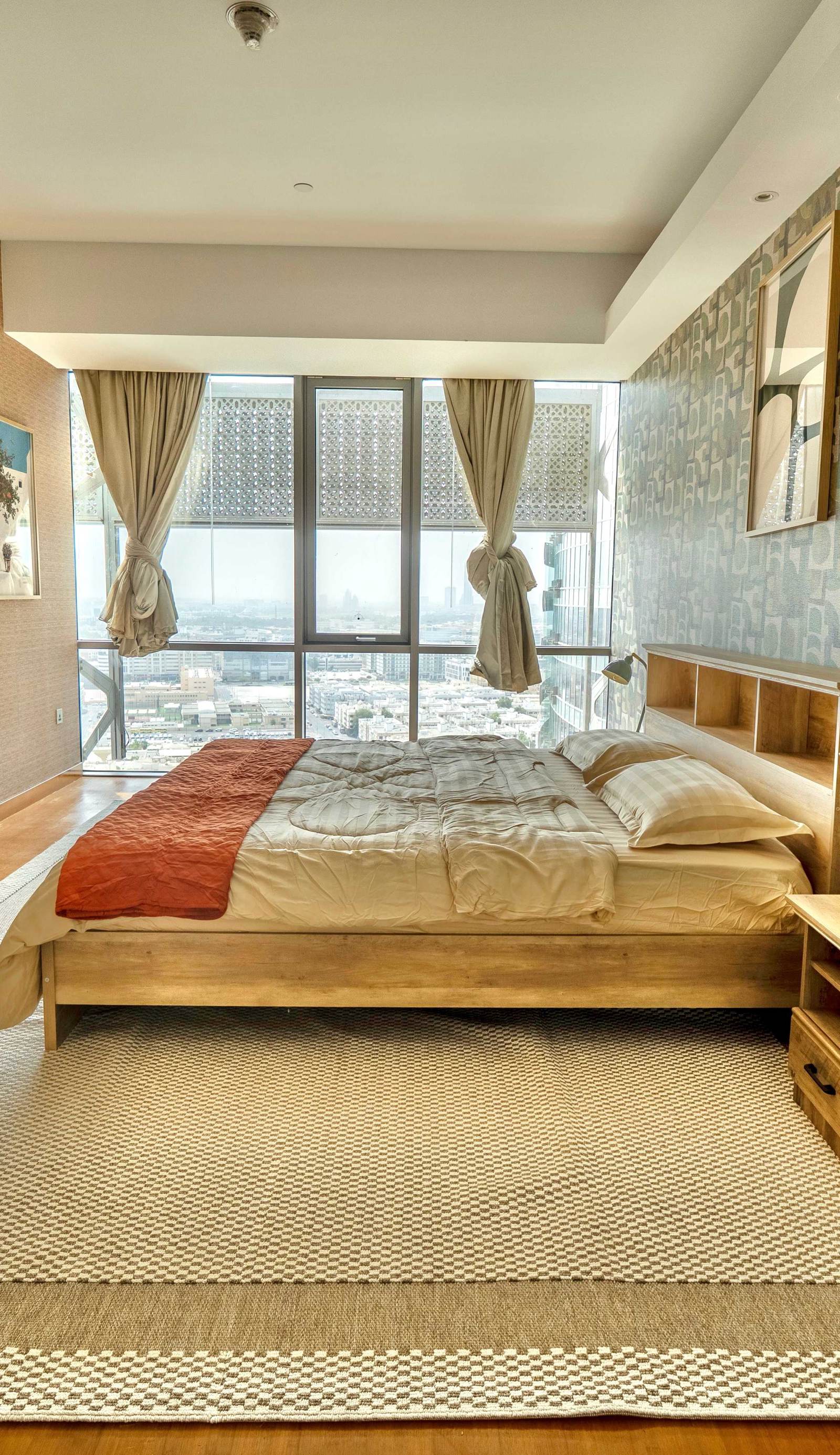 Beautiful Holiday Home Apartment Near DWTC