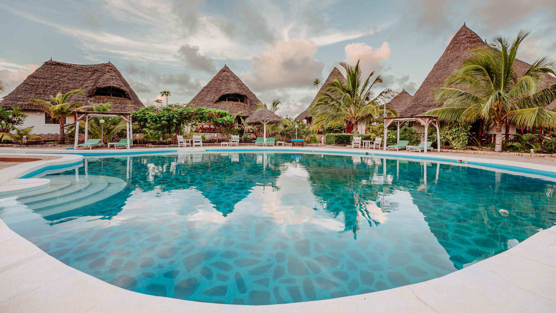Exploreans Malaika Villas & Beach Club