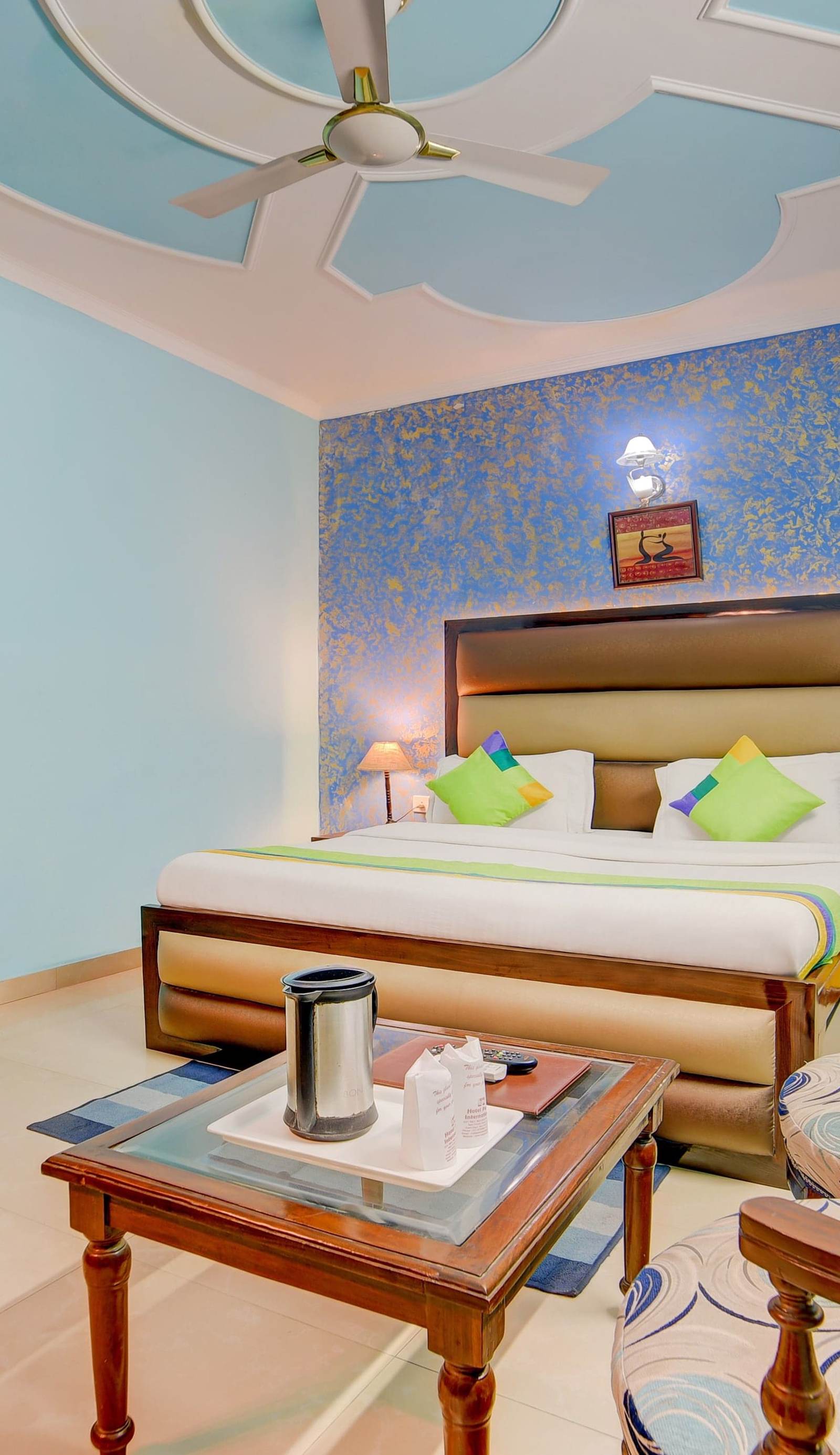 Hotel Paras International