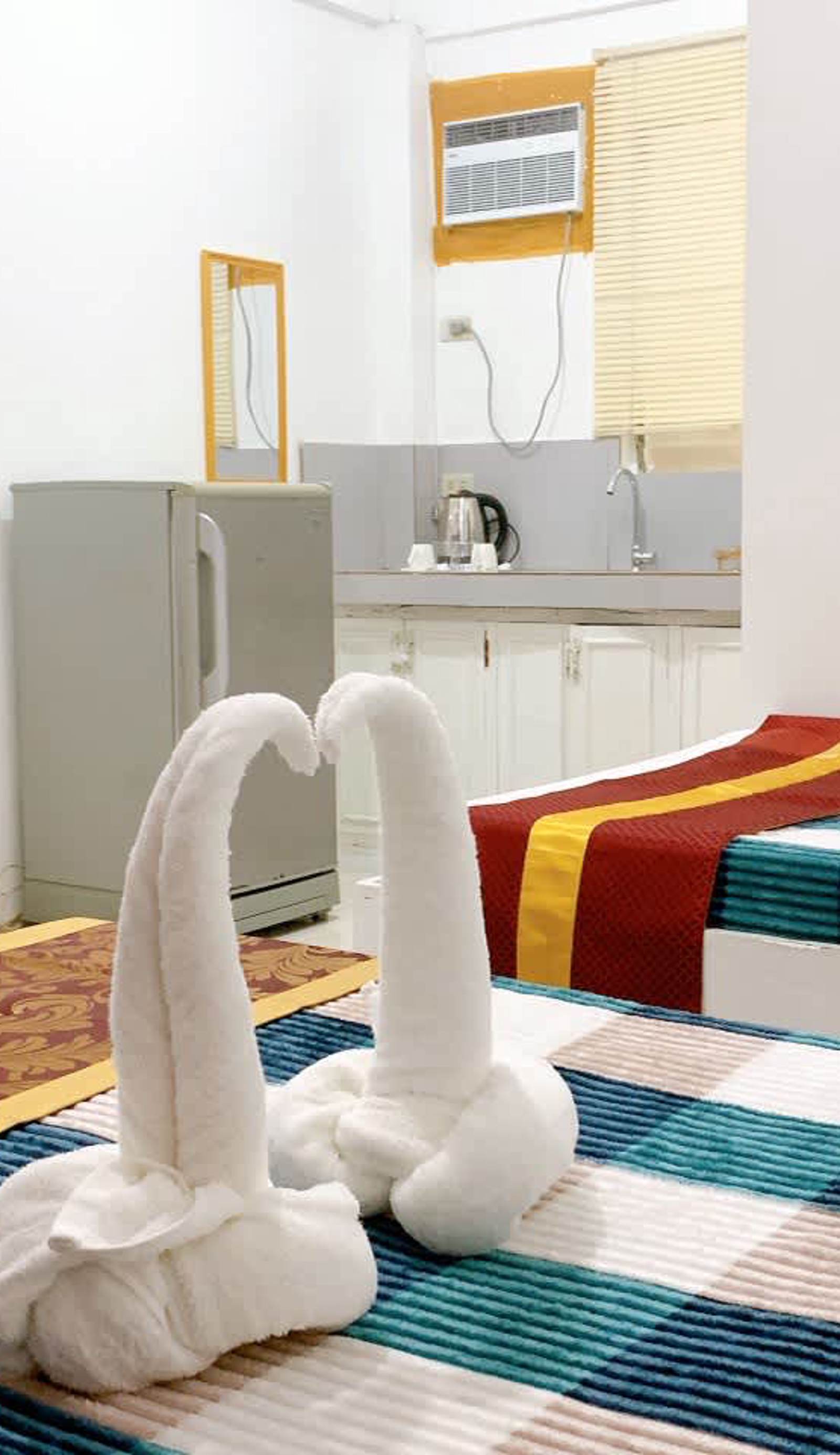 Glo's Space Boracay Dmall By TripzyFun