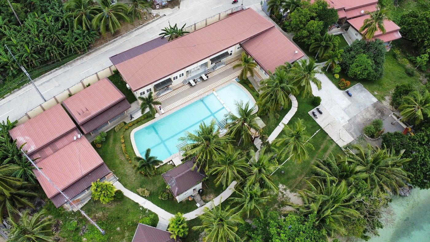 Reef Waters Resort