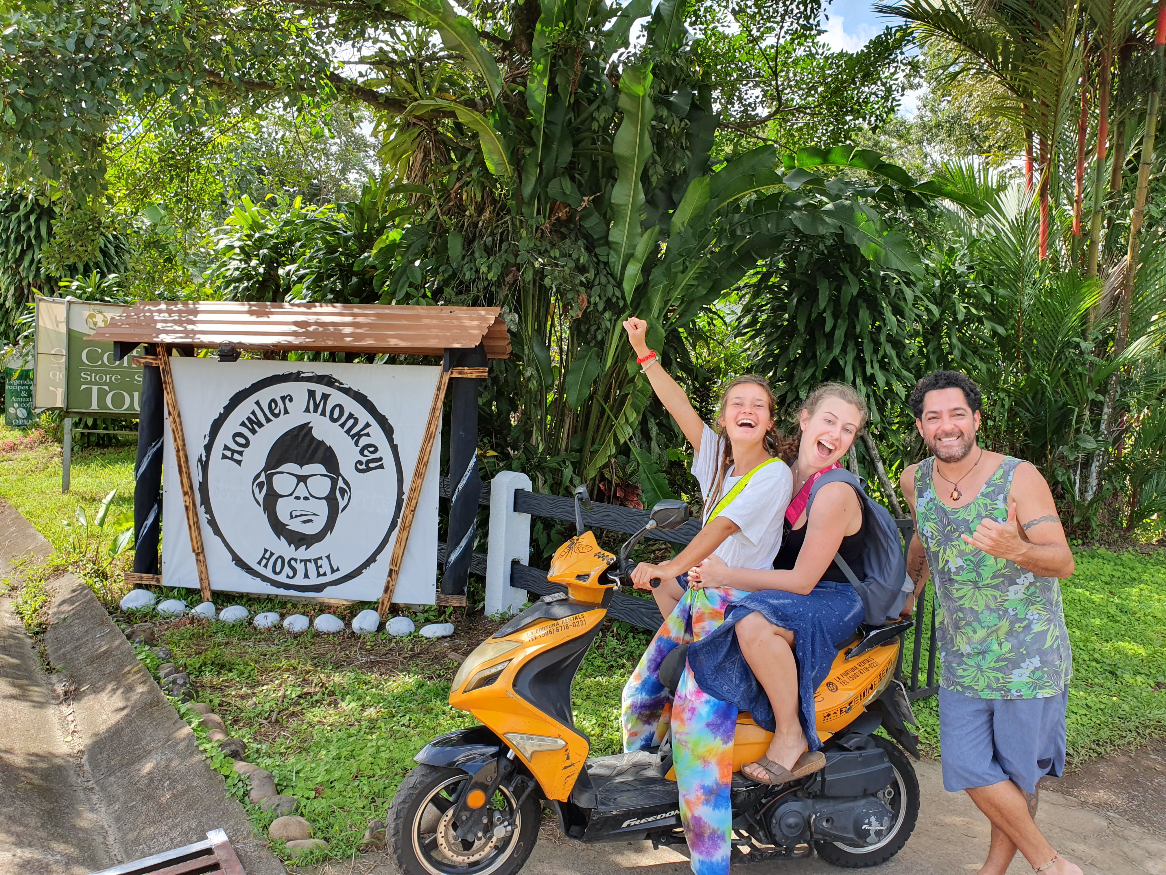 Howler Monkey Hostel