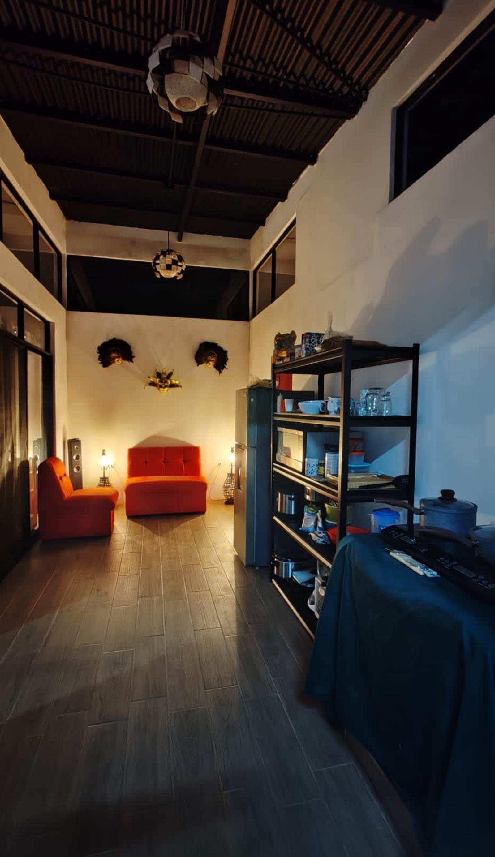 Howler Monkey Hostel