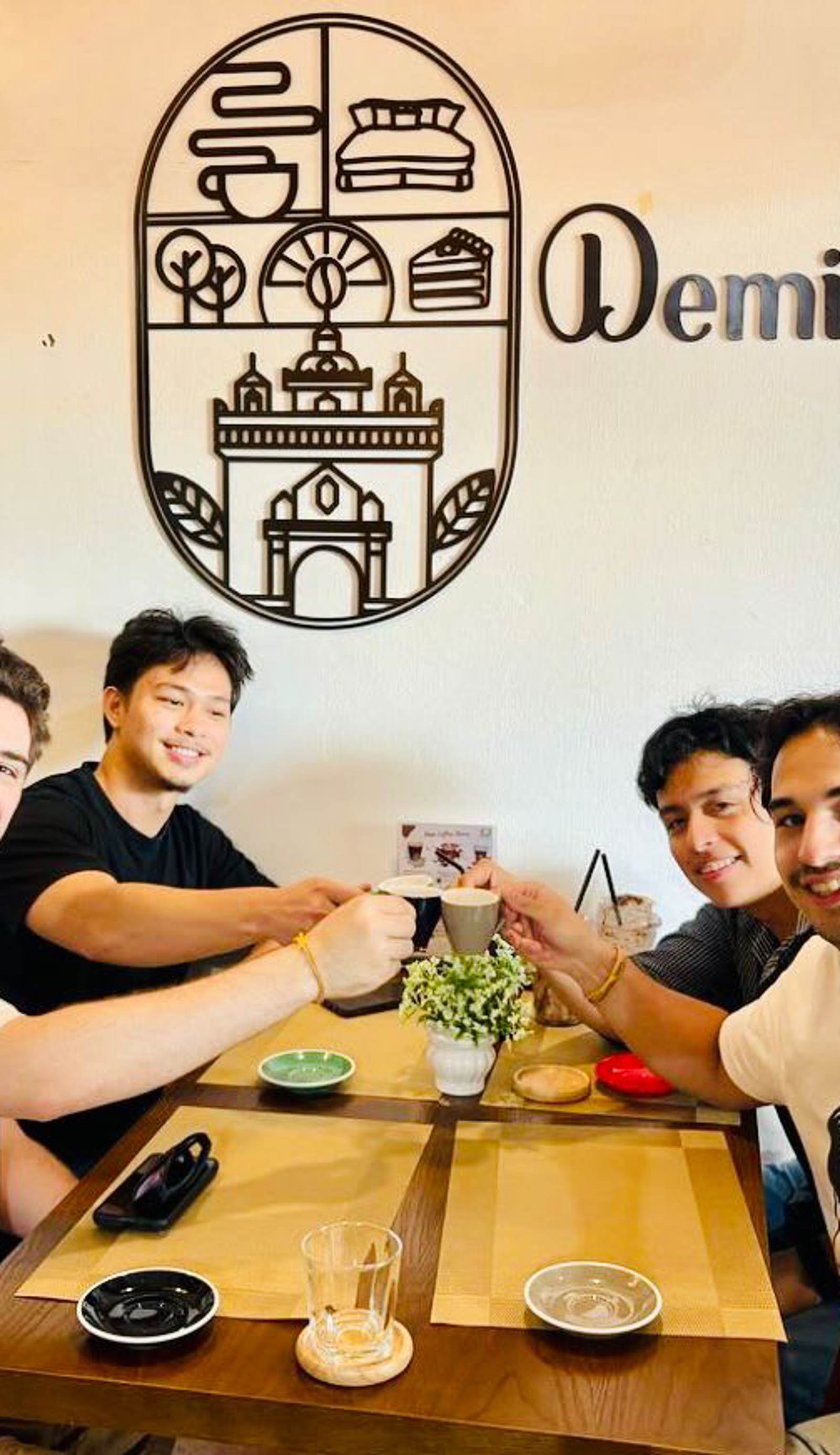 Demi Cafe and Hostel