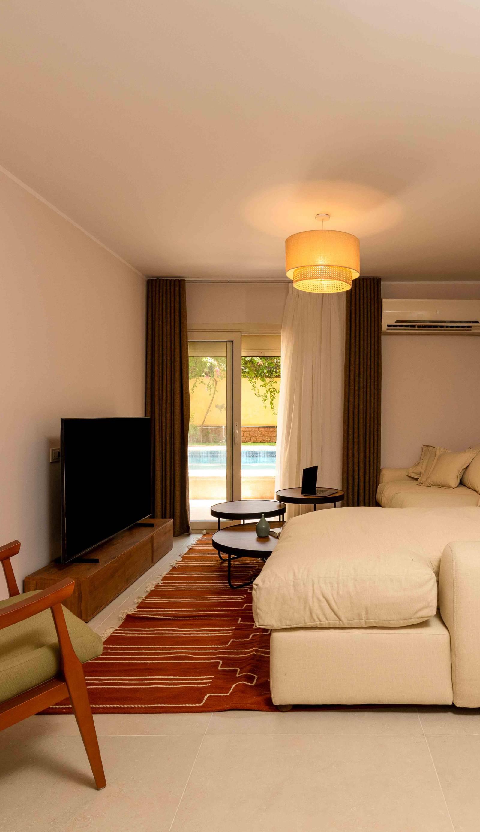 Chill & Swim 1BR October City