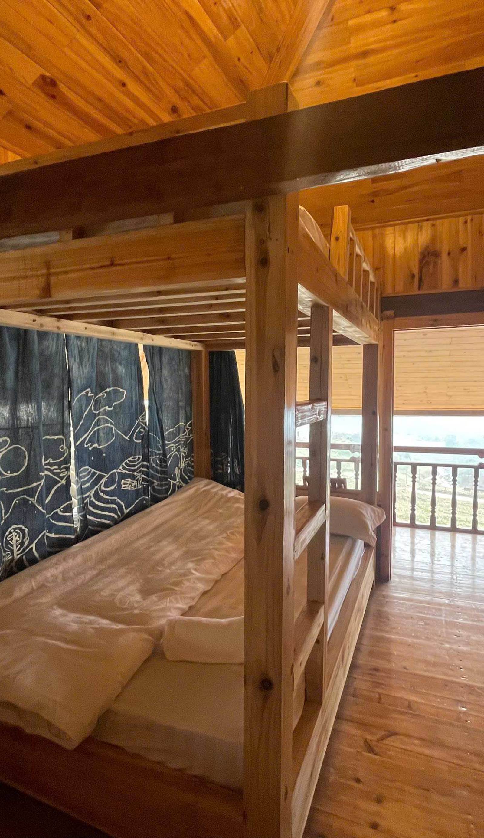Bees Homestay Sapa & Trekking