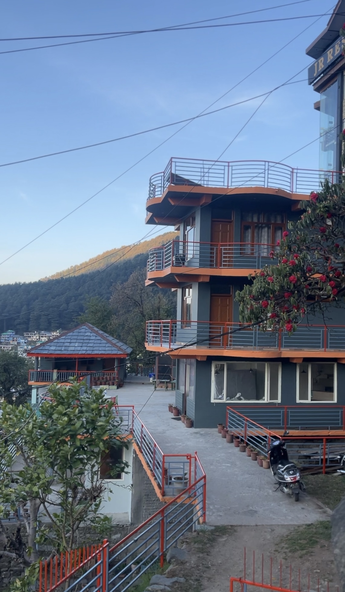 12 Monks - Bhagsu, McLeodGanj