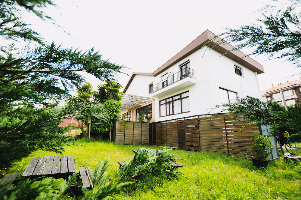 Latas Surf Lodge
