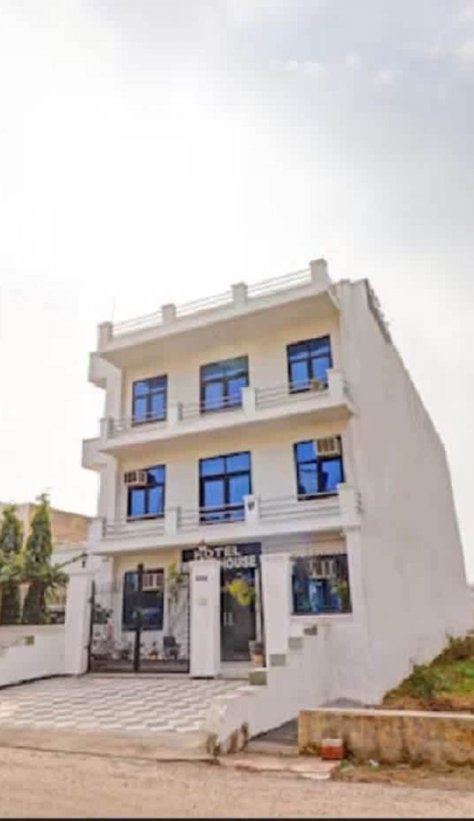 Hotel Olive Tree Dormitory