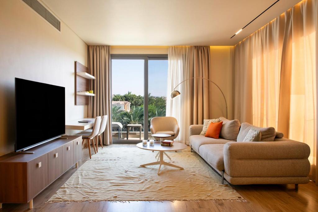 Balboa Silver Palm | New Cairo