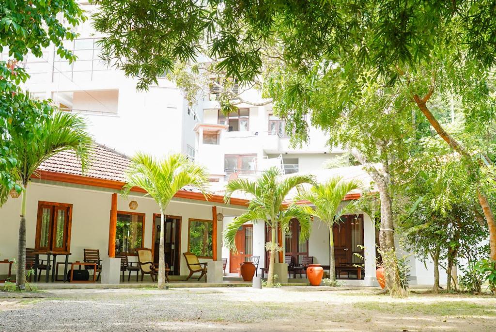 Clear Point Studio Hiriketiya
