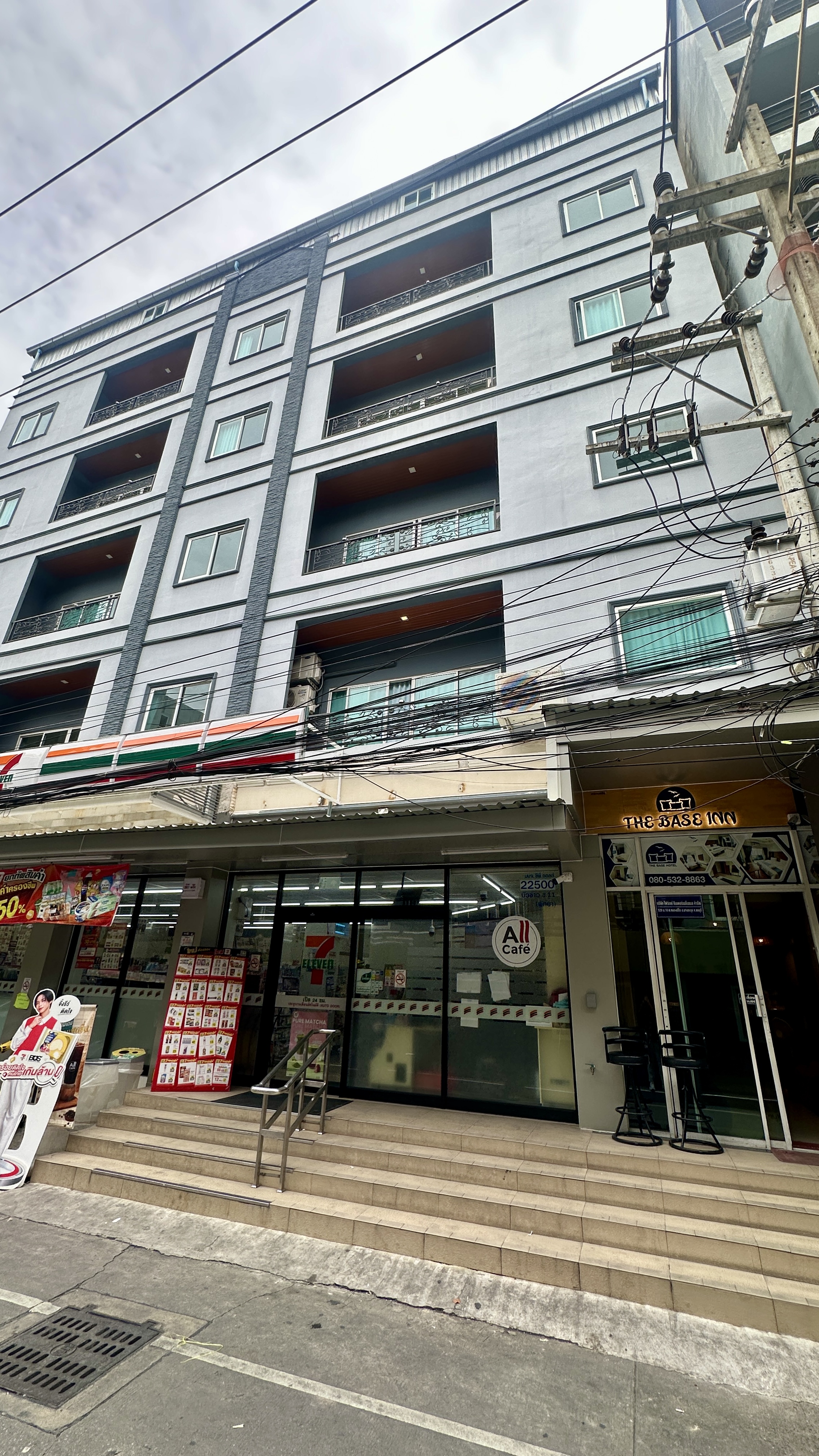 The Base Inn Pattaya