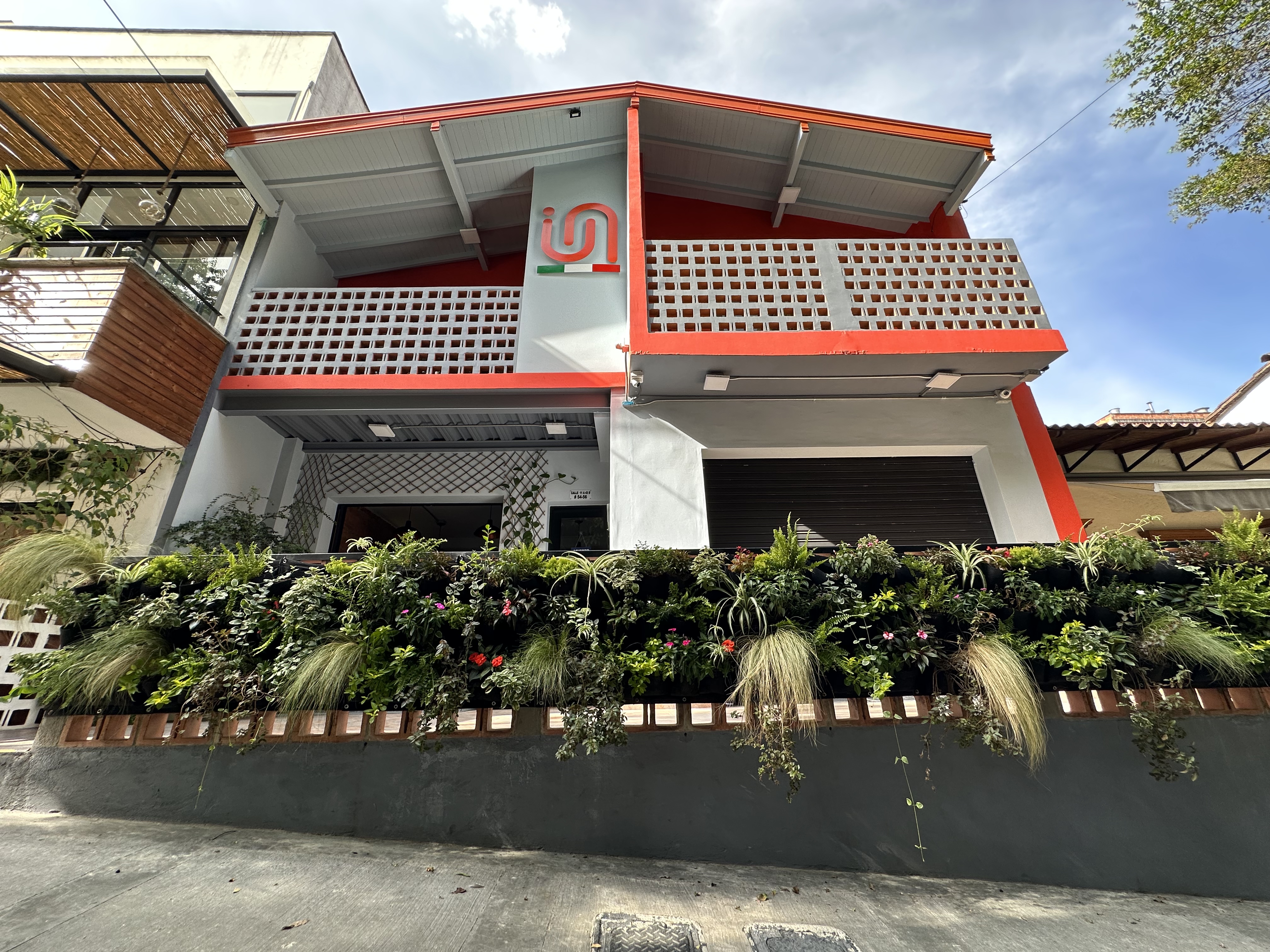 Co-link House