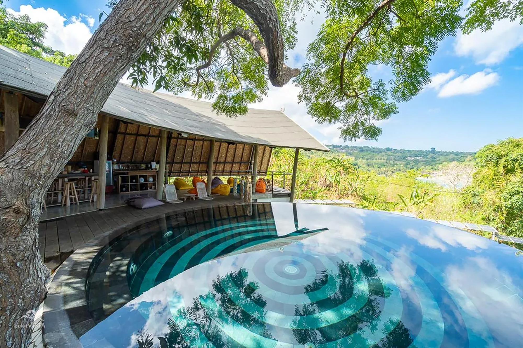 Bong Lux Hostel Lembongan