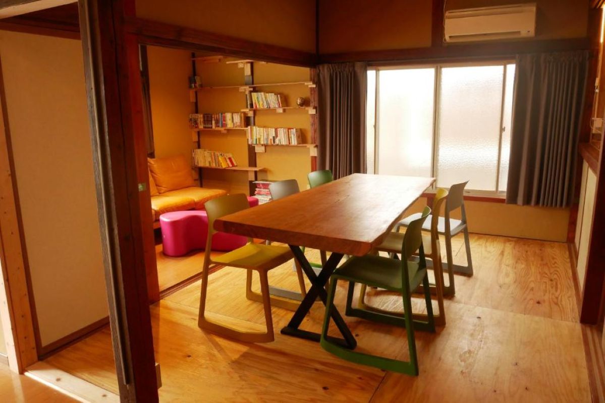 GROUNDWORK Guesthouse & Lounge
