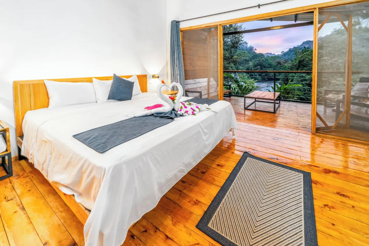 Rios Lodge