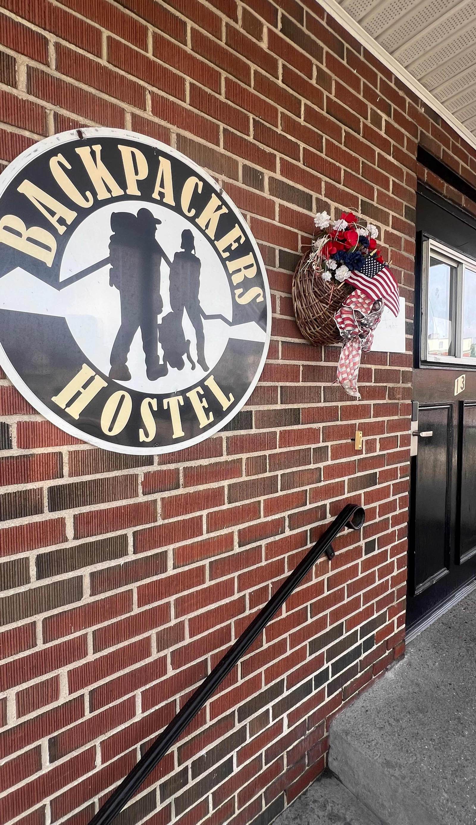Backpackers Hostel & Pub