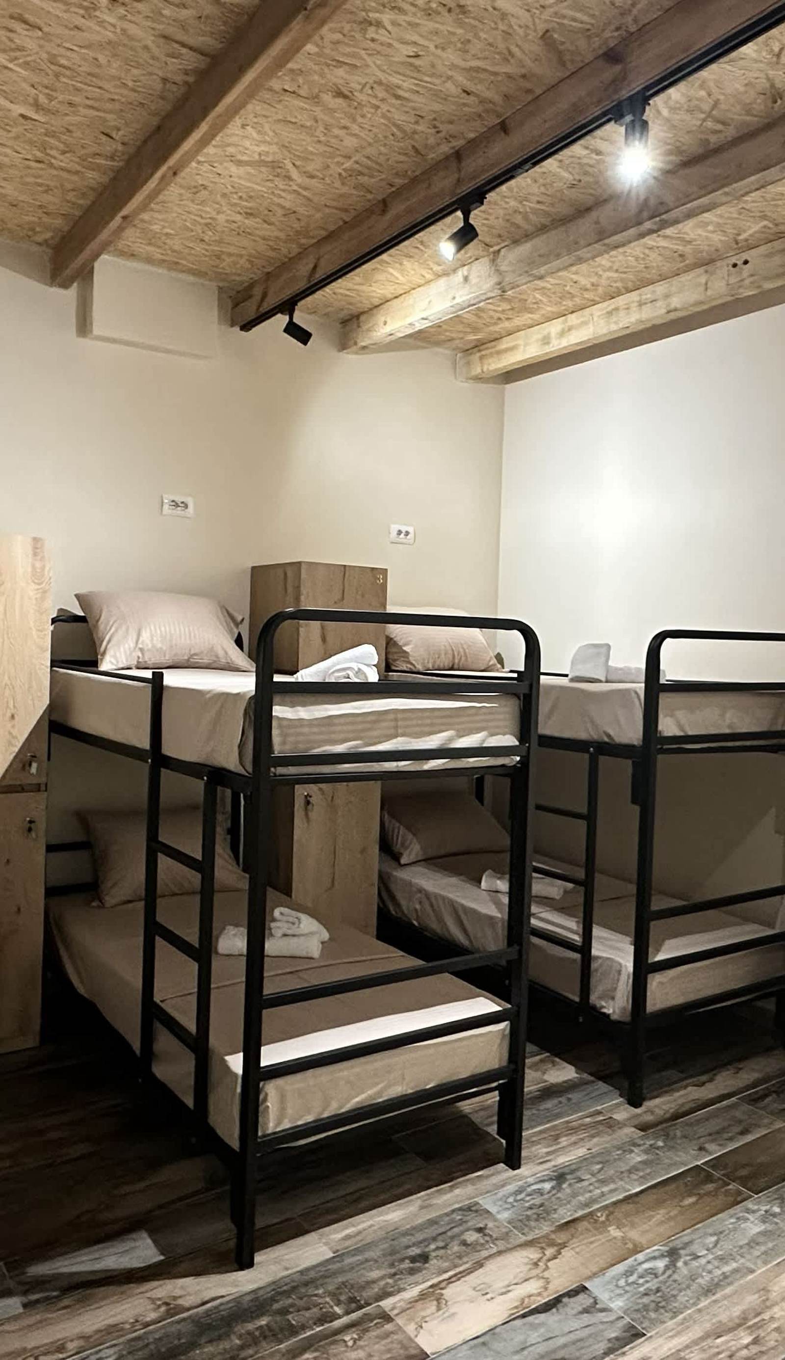 Hostel Vila H