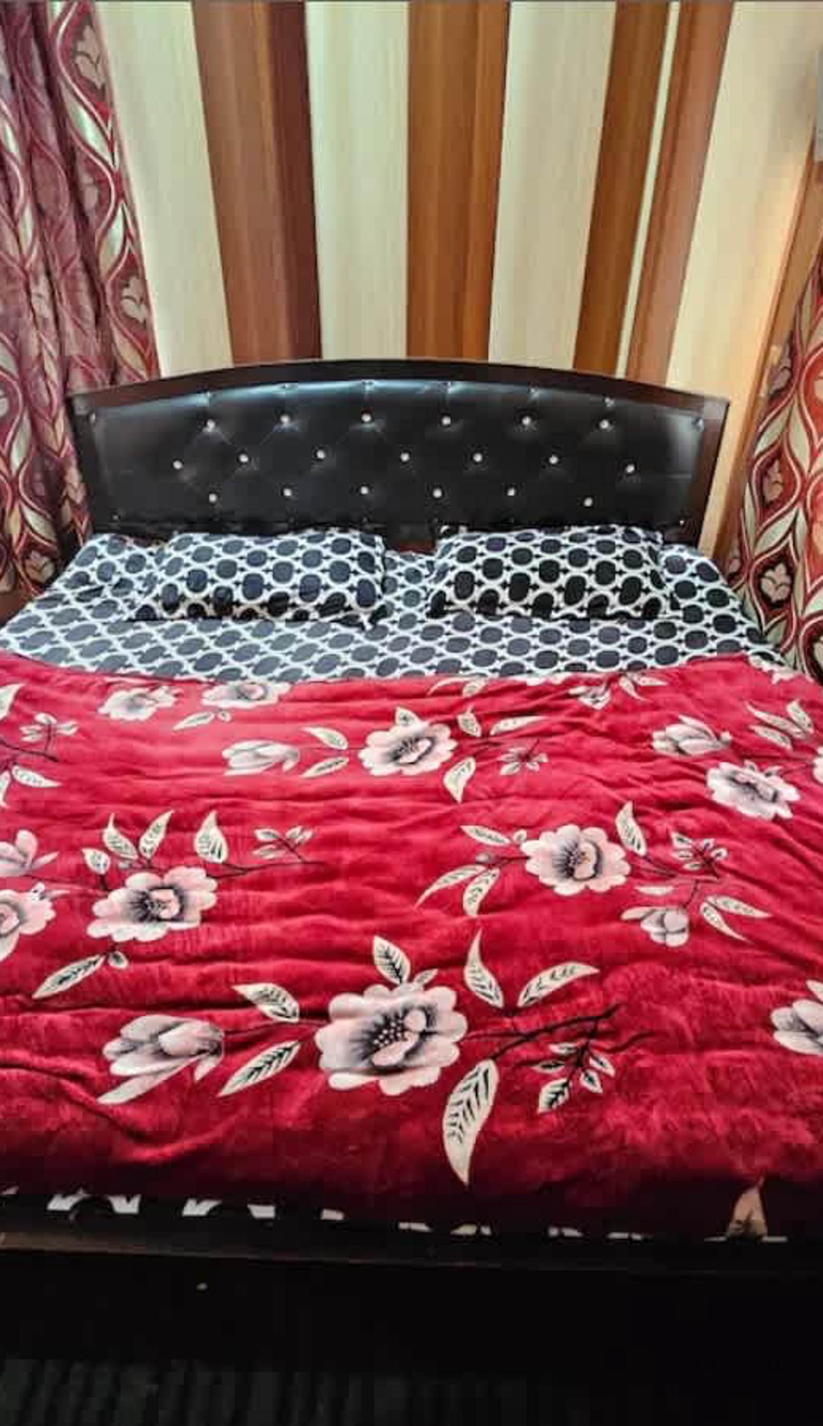 Hotel Azizia Near Dal Lake