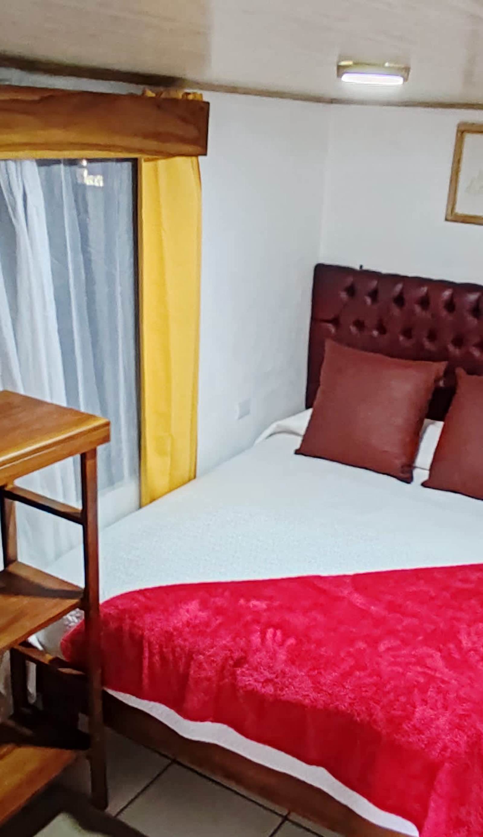Sloth Backpackers Hostel and Bed & Breakfast