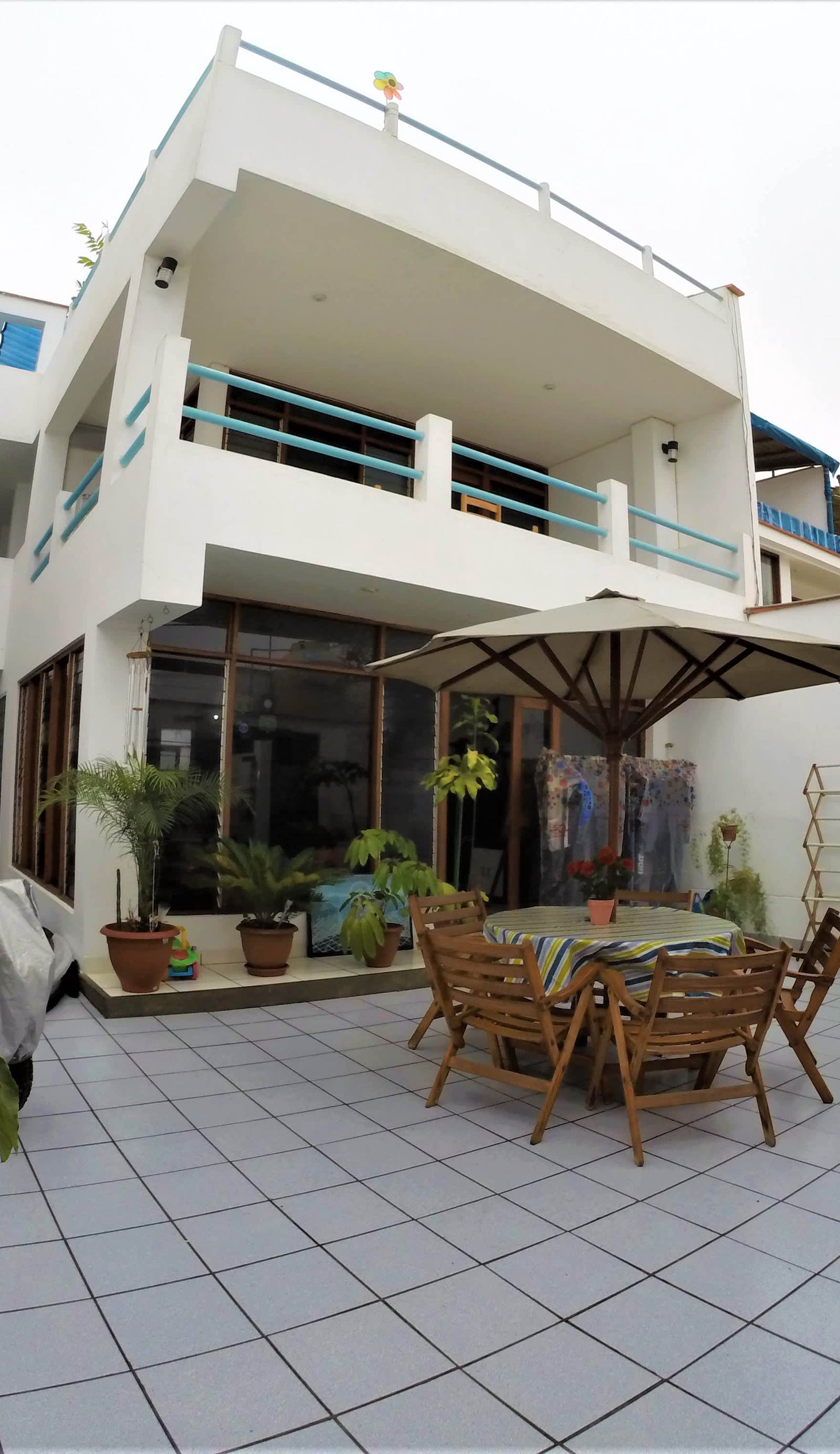 Waves Surf Camp Peru