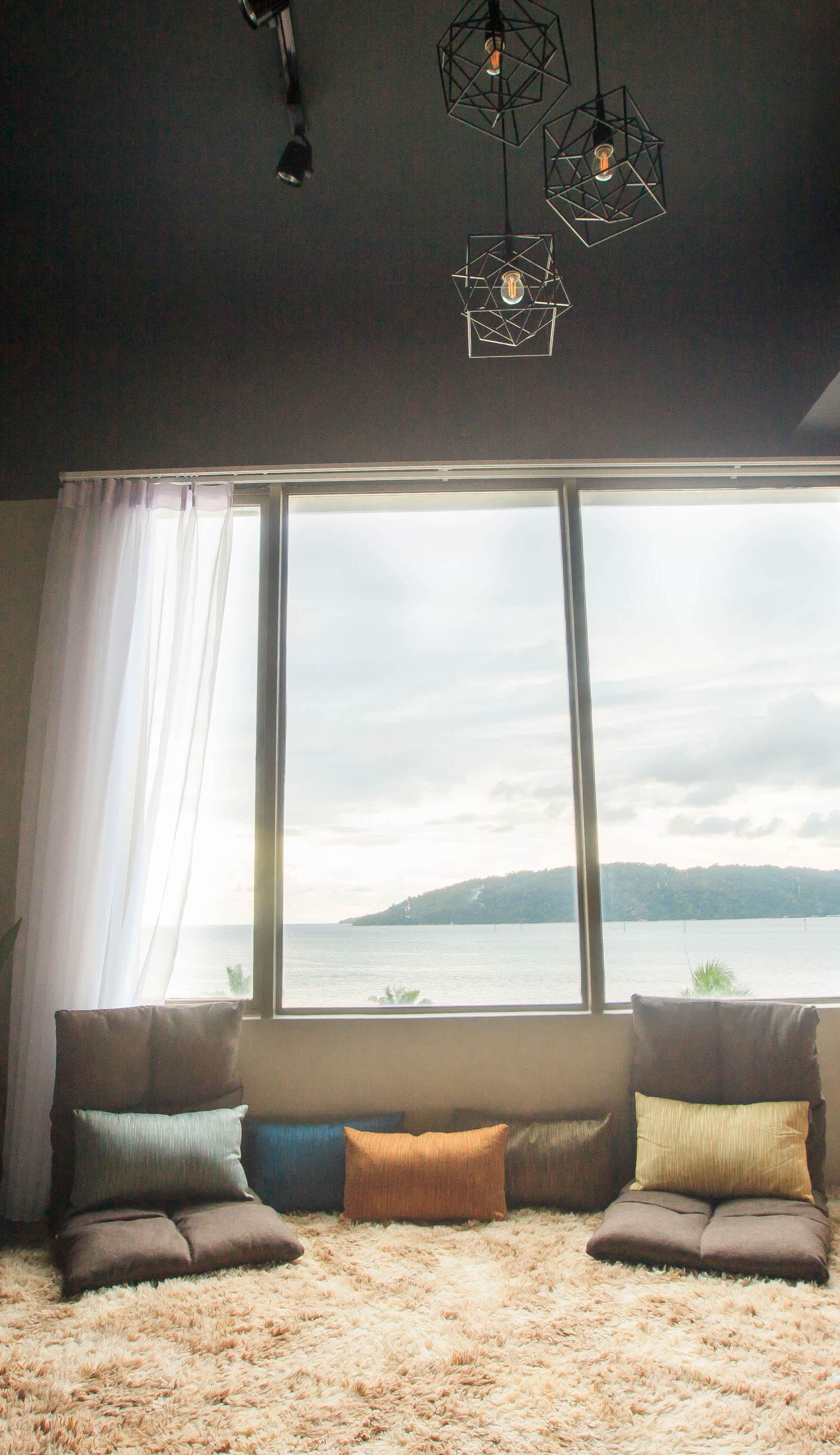 Homy Seafront Hostel